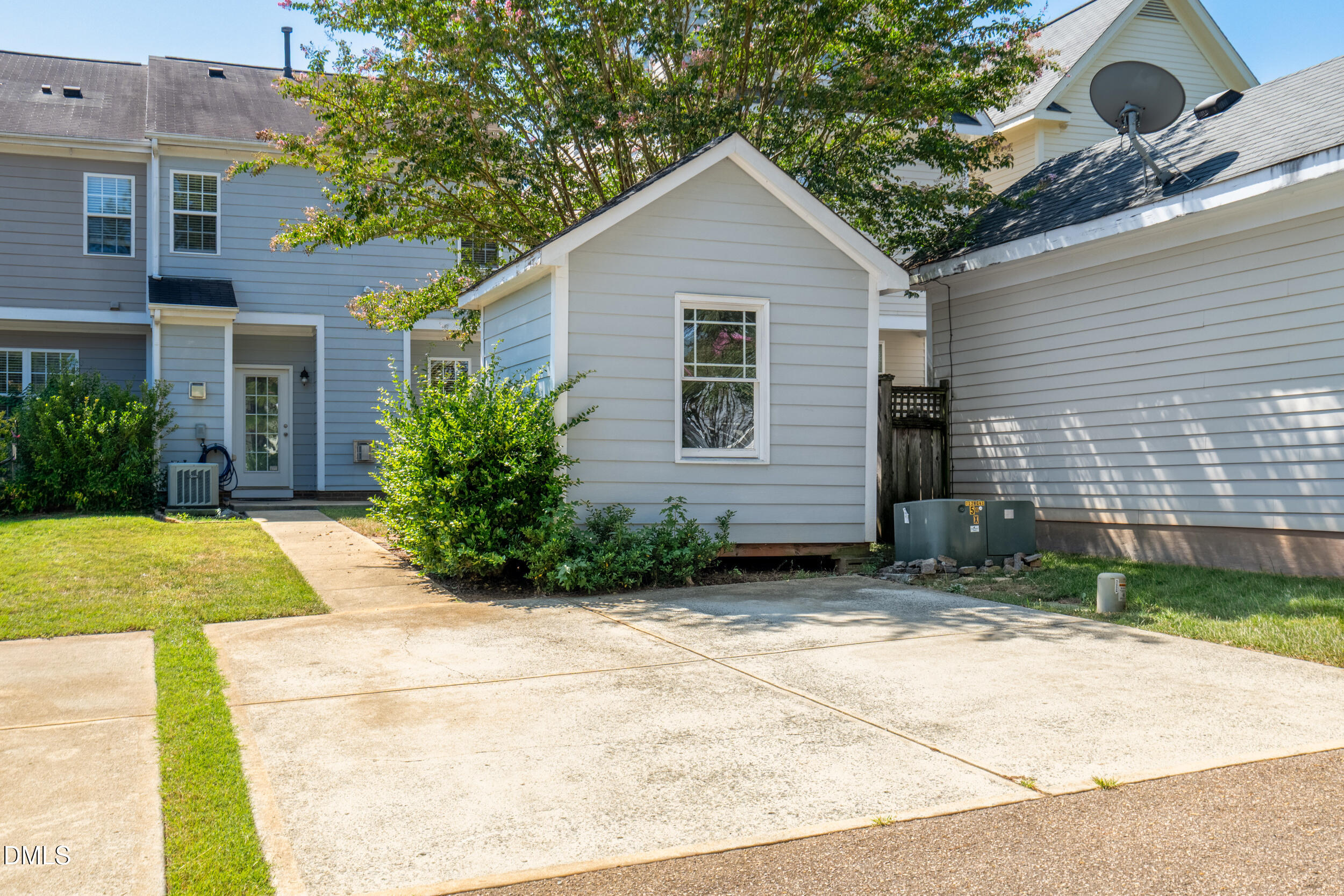 main property photo 24