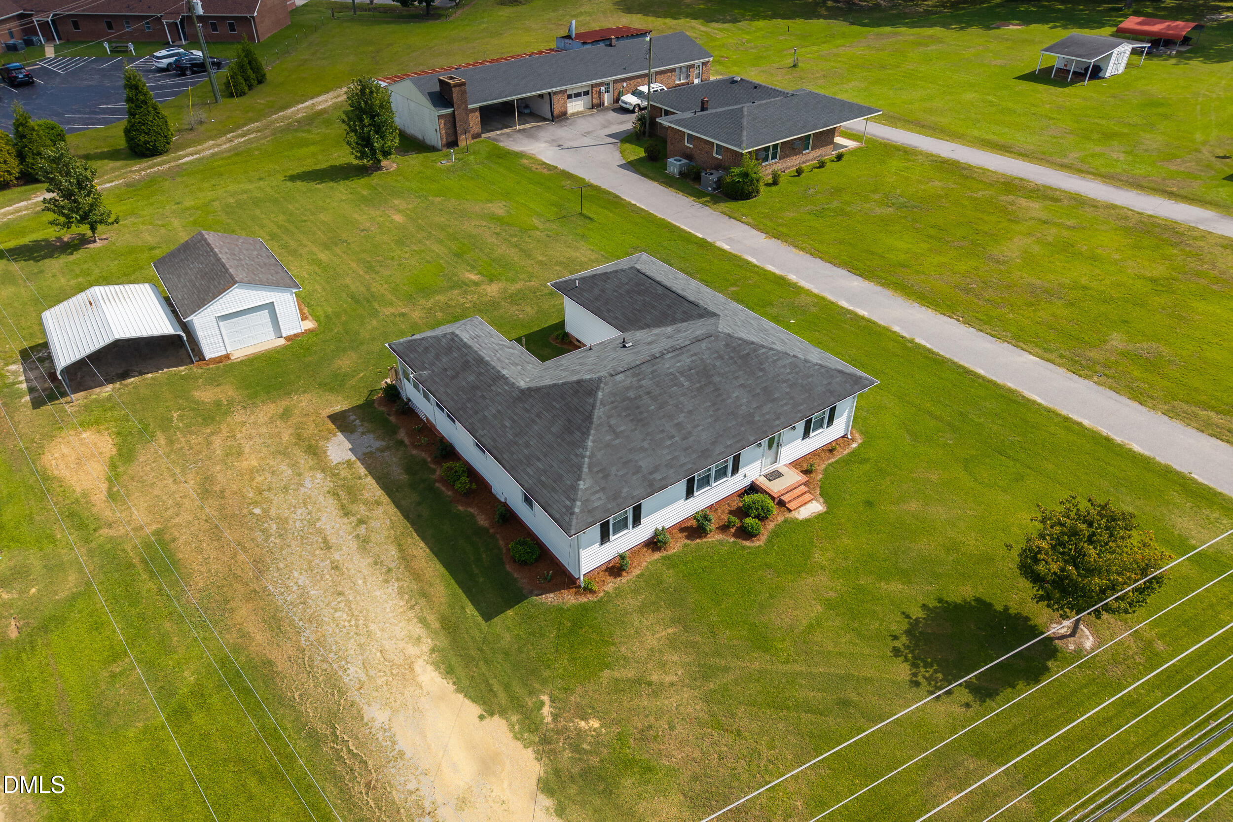 main property photo 28