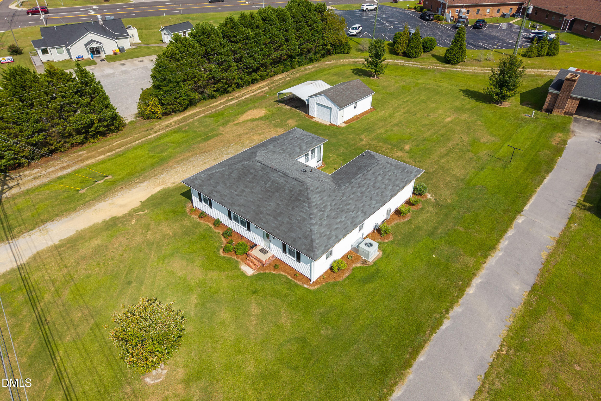 main property photo 31