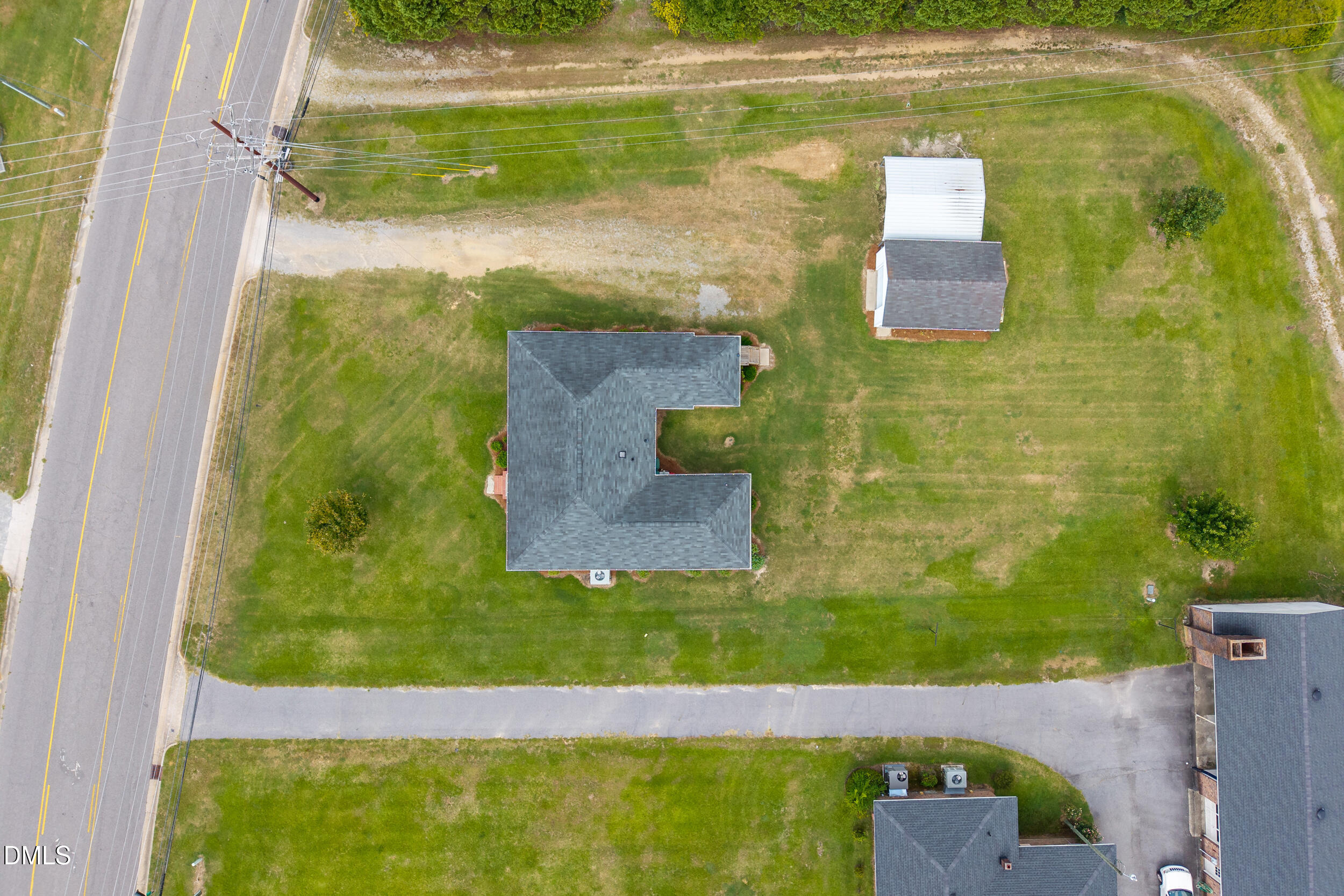 main property photo 32