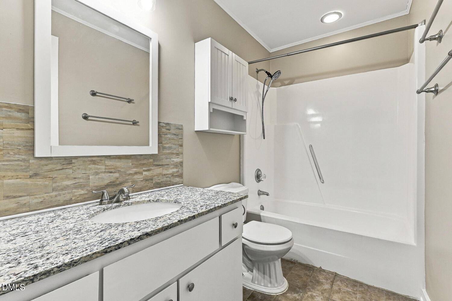 main property photo 18