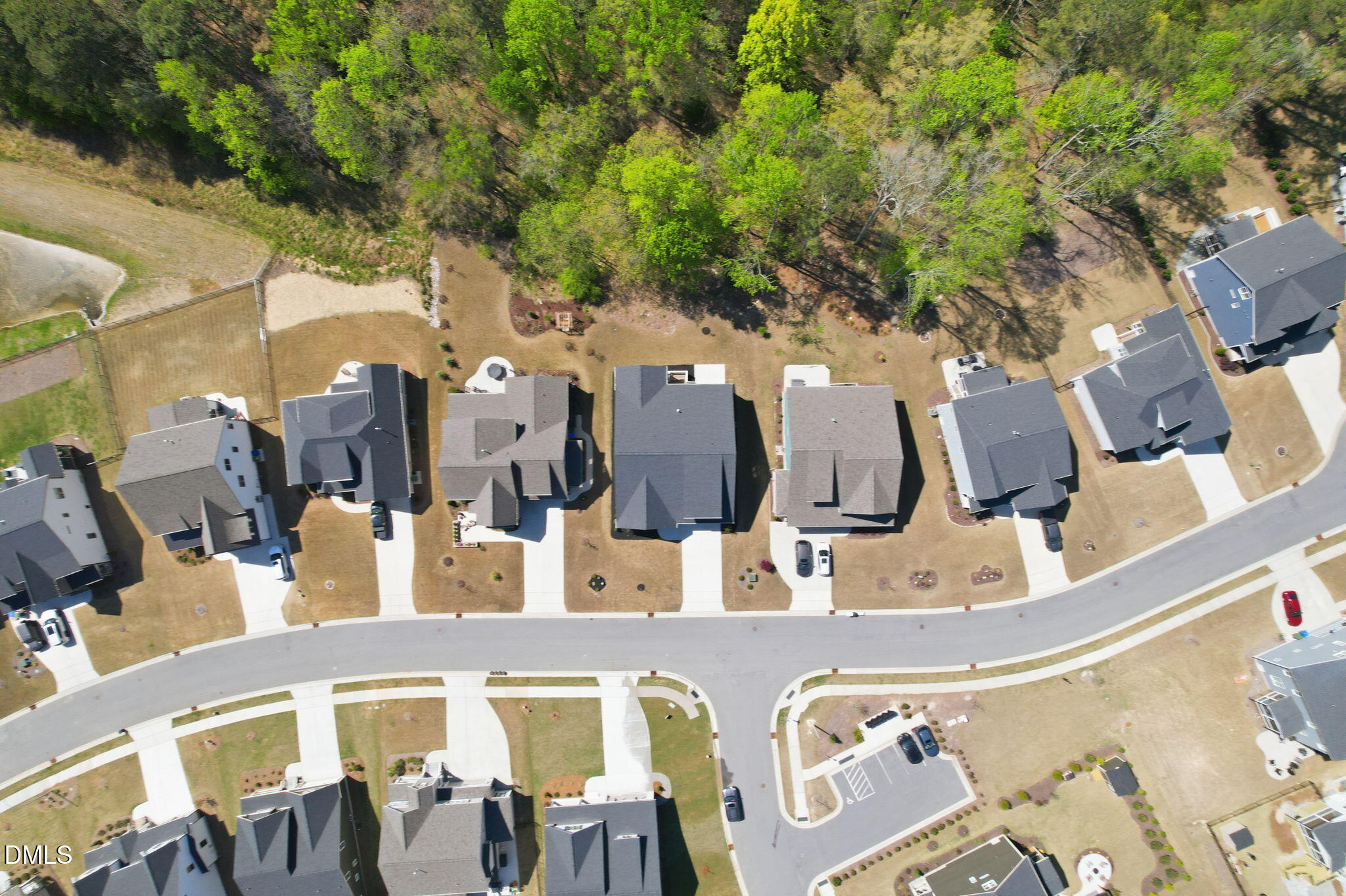 main property photo 28