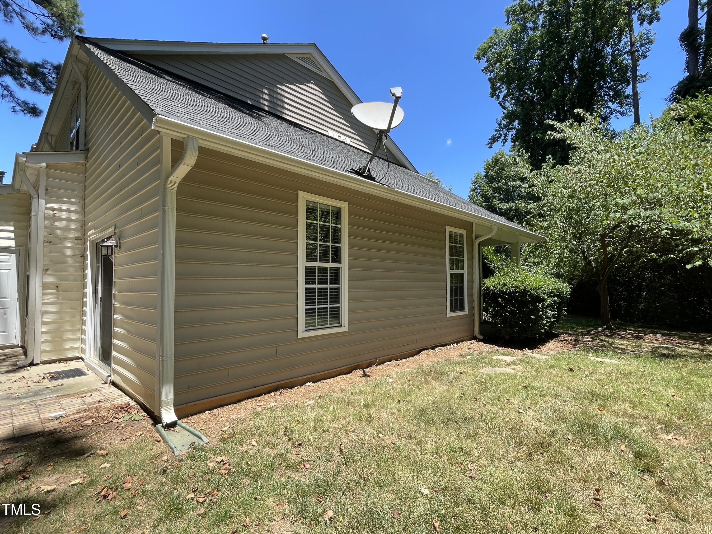 main property photo 23