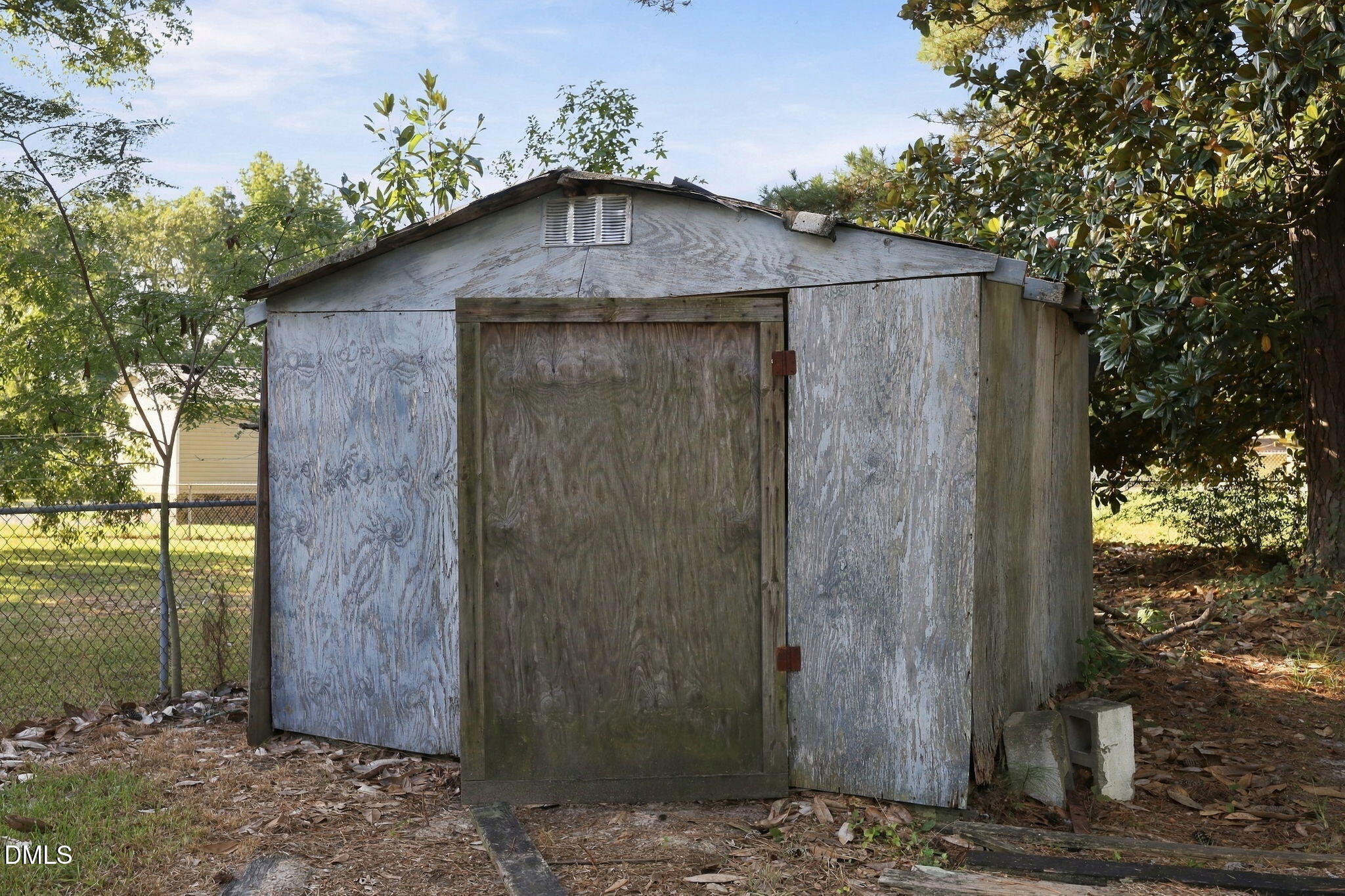 main property photo 33