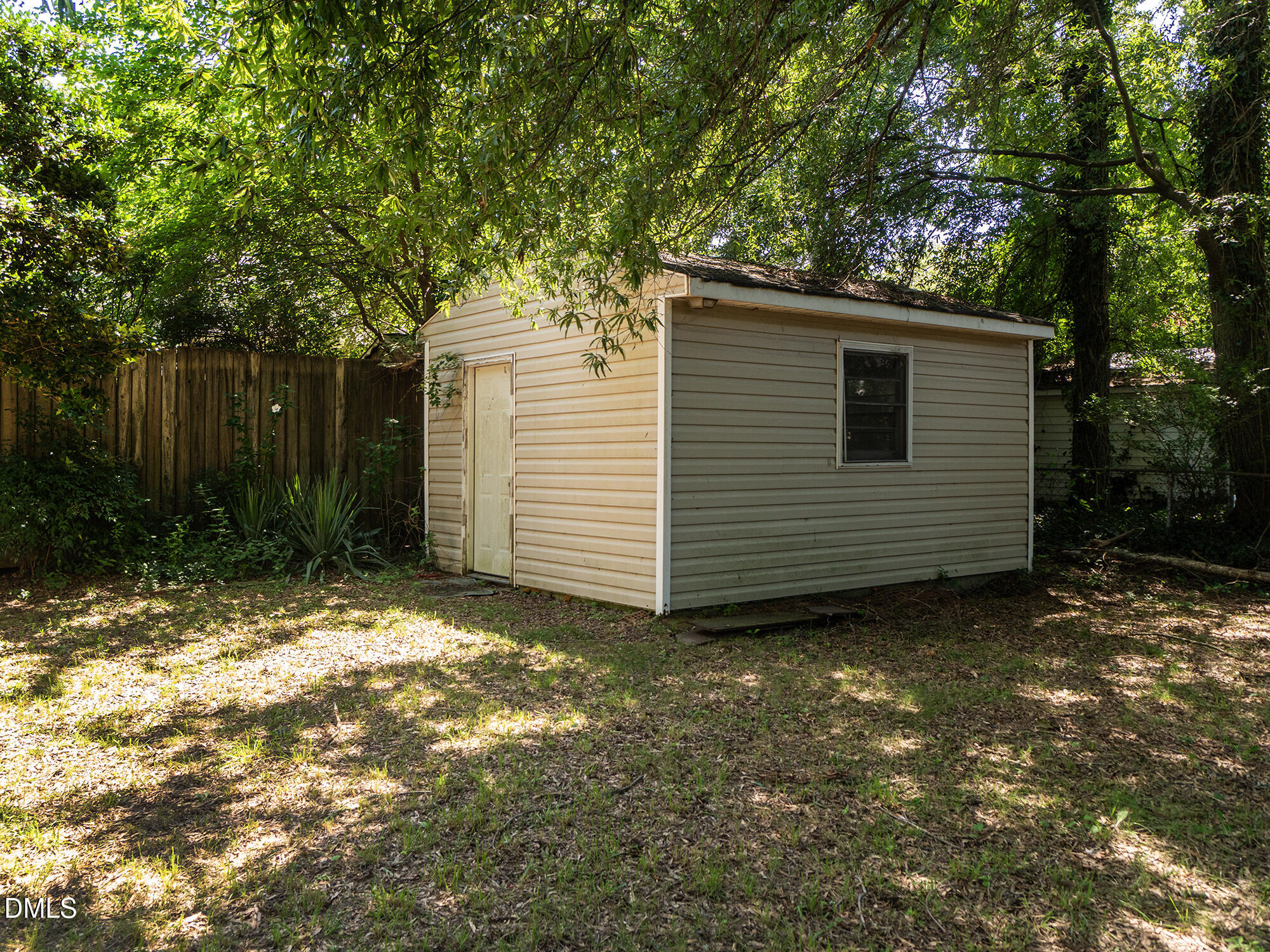 main property photo 36
