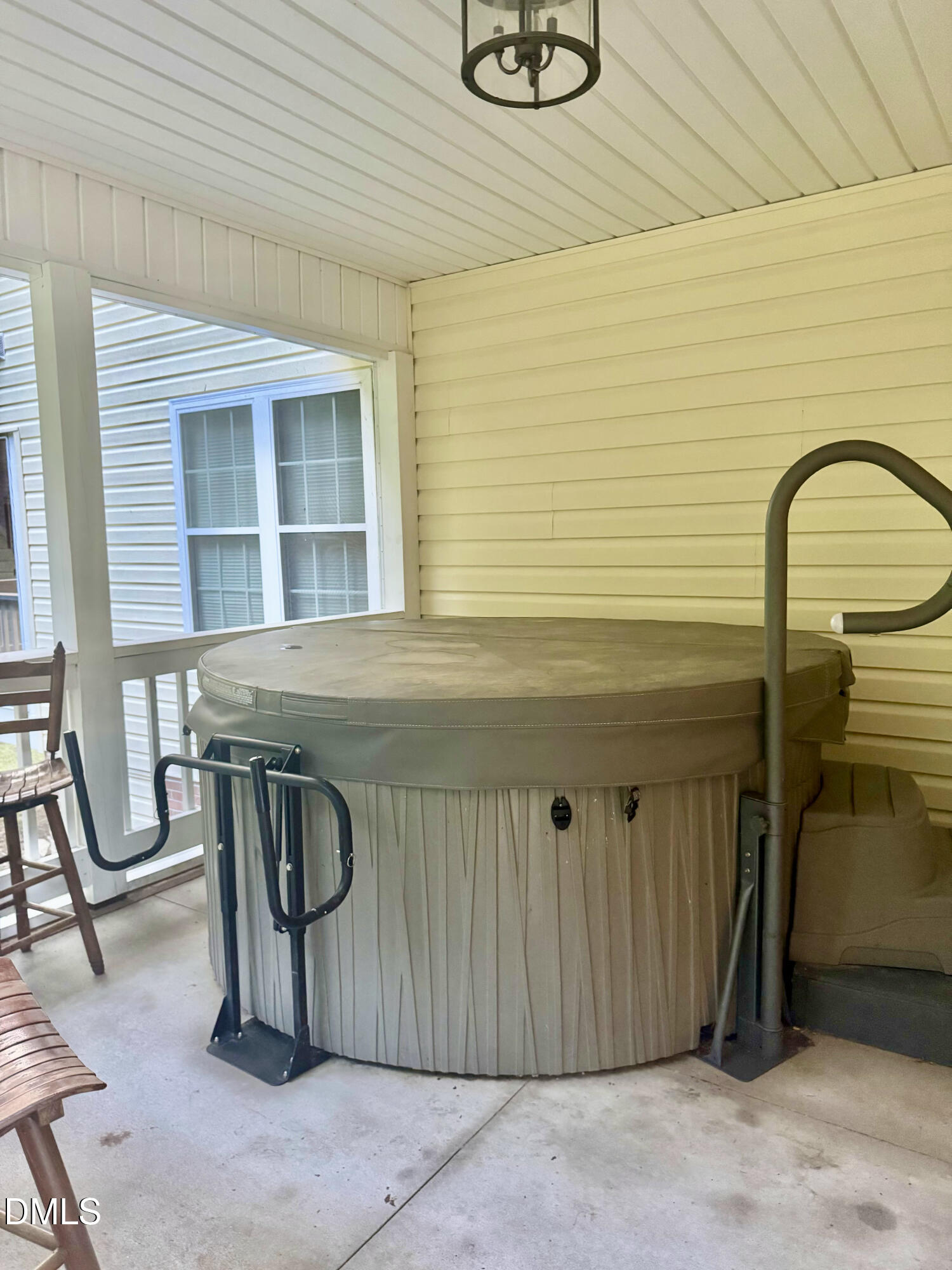 main property photo 11