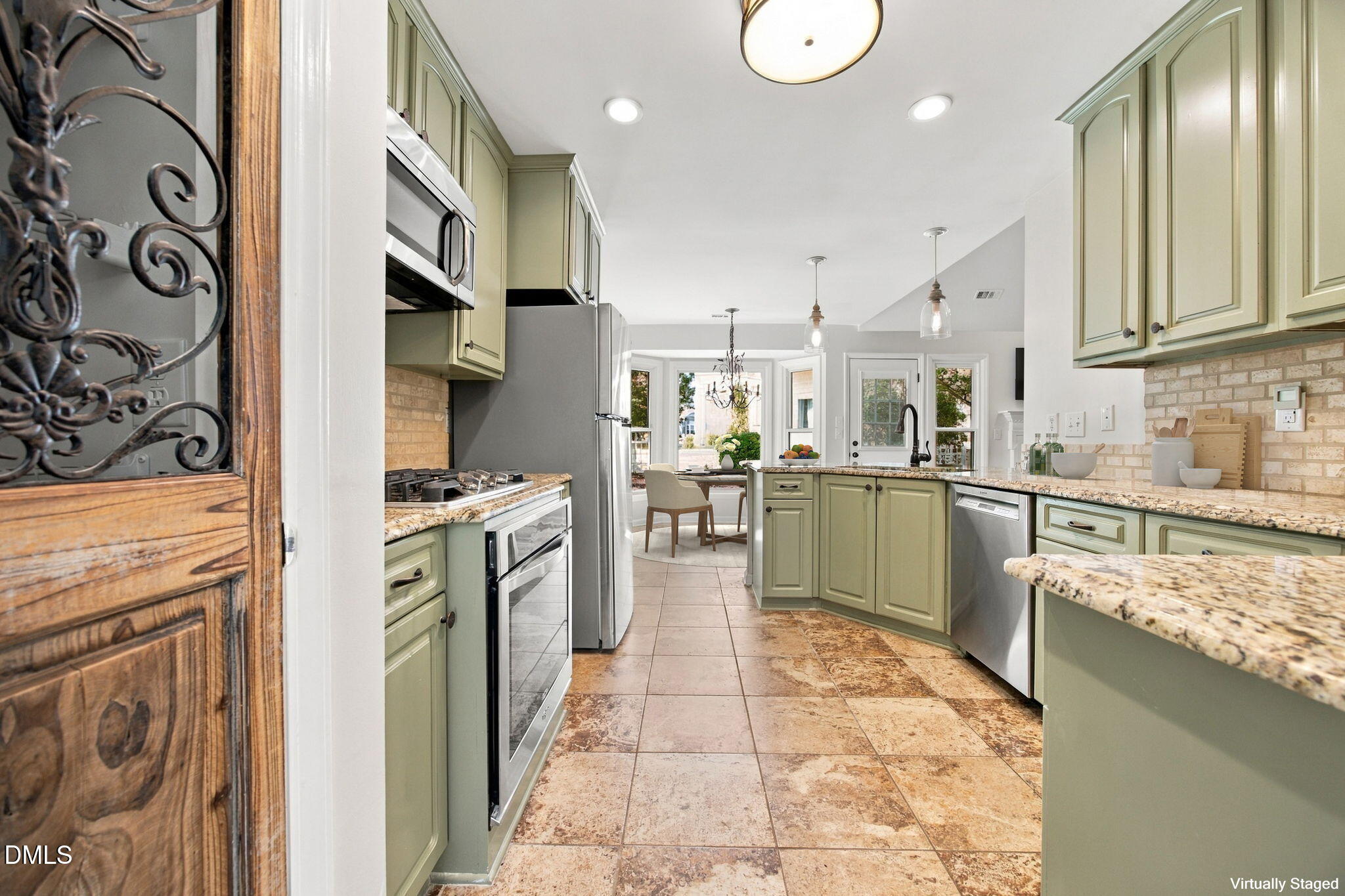 main property photo 11