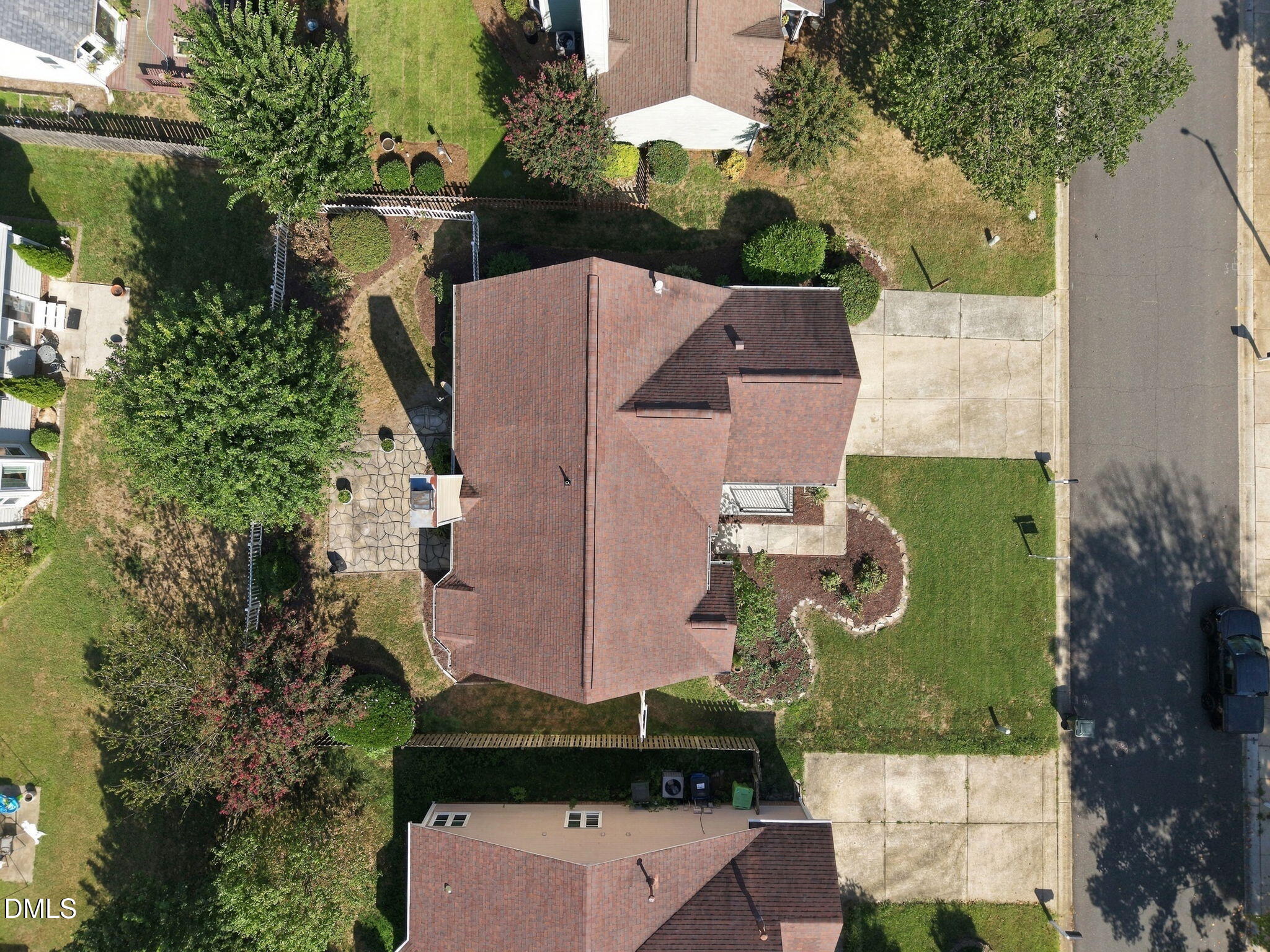 main property photo 40