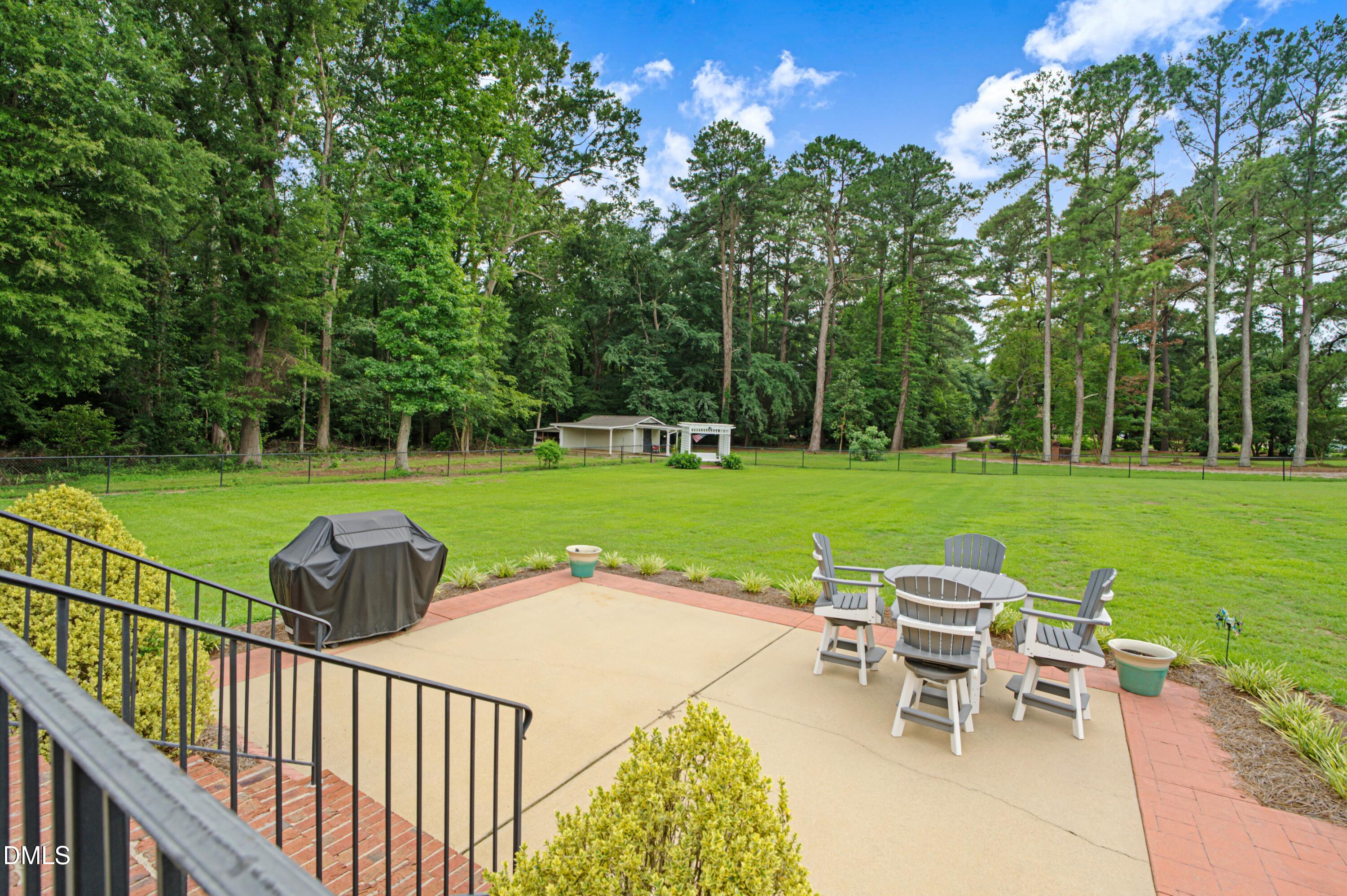 main property photo 13