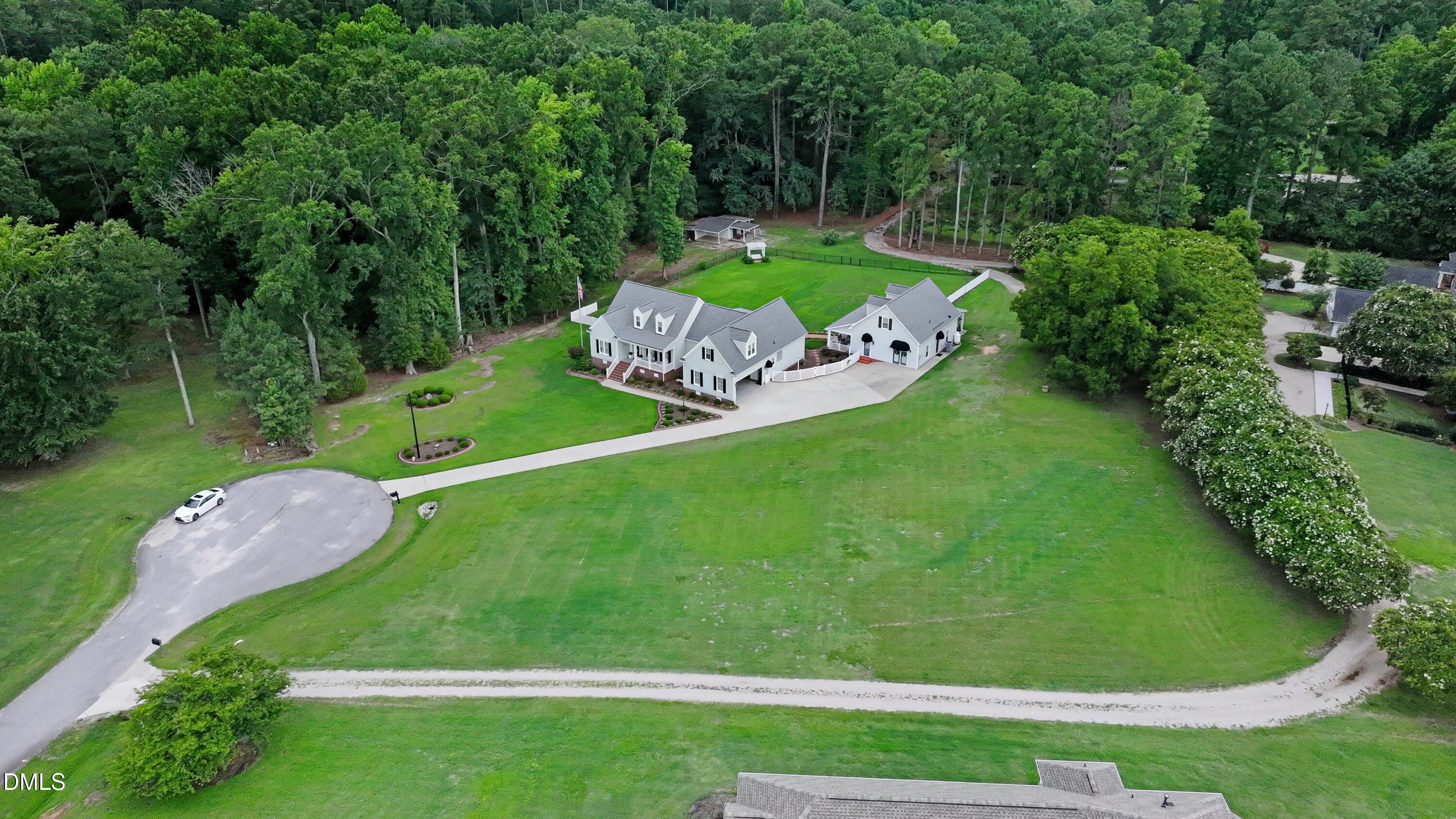 main property photo 6