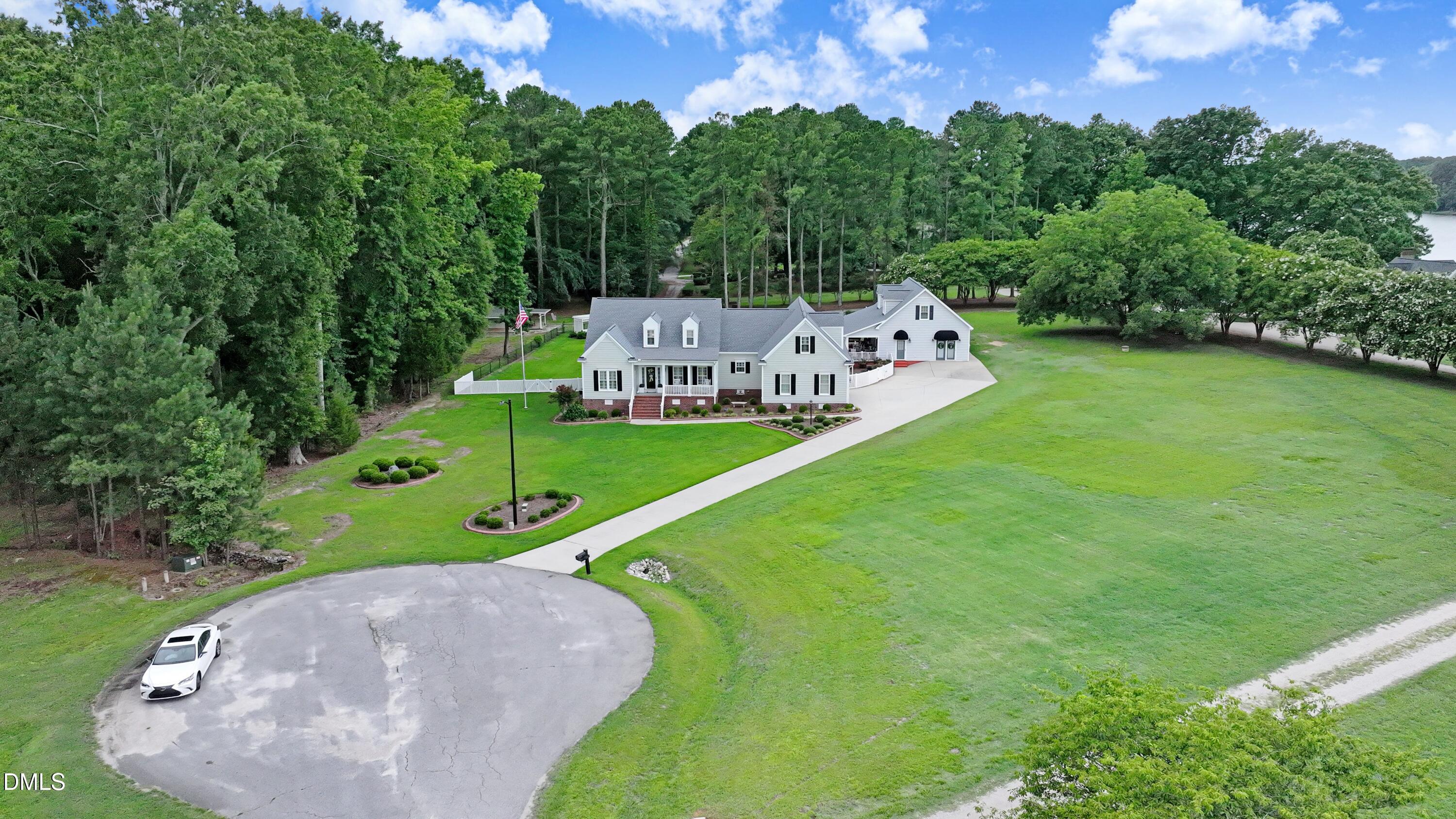 main property photo 7