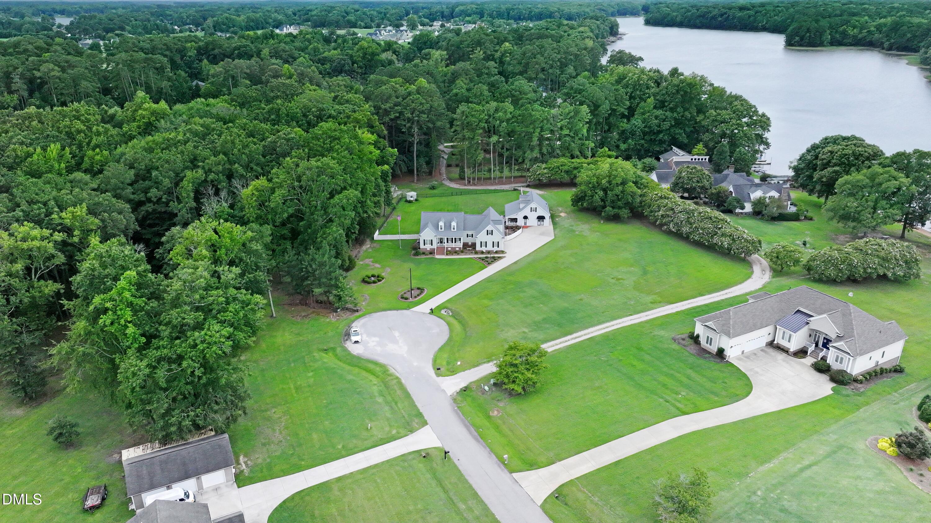 main property photo 9