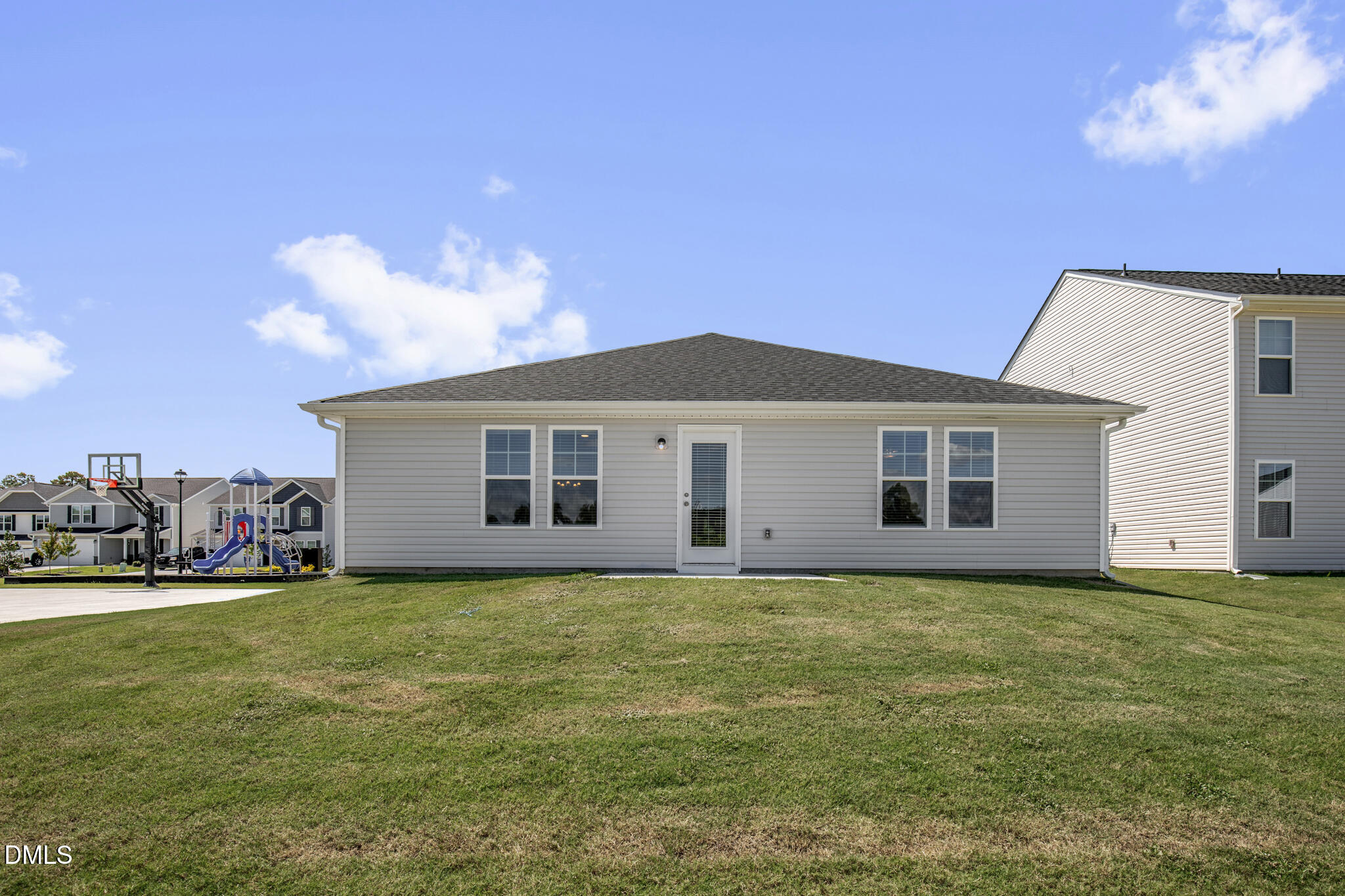 main property photo 29