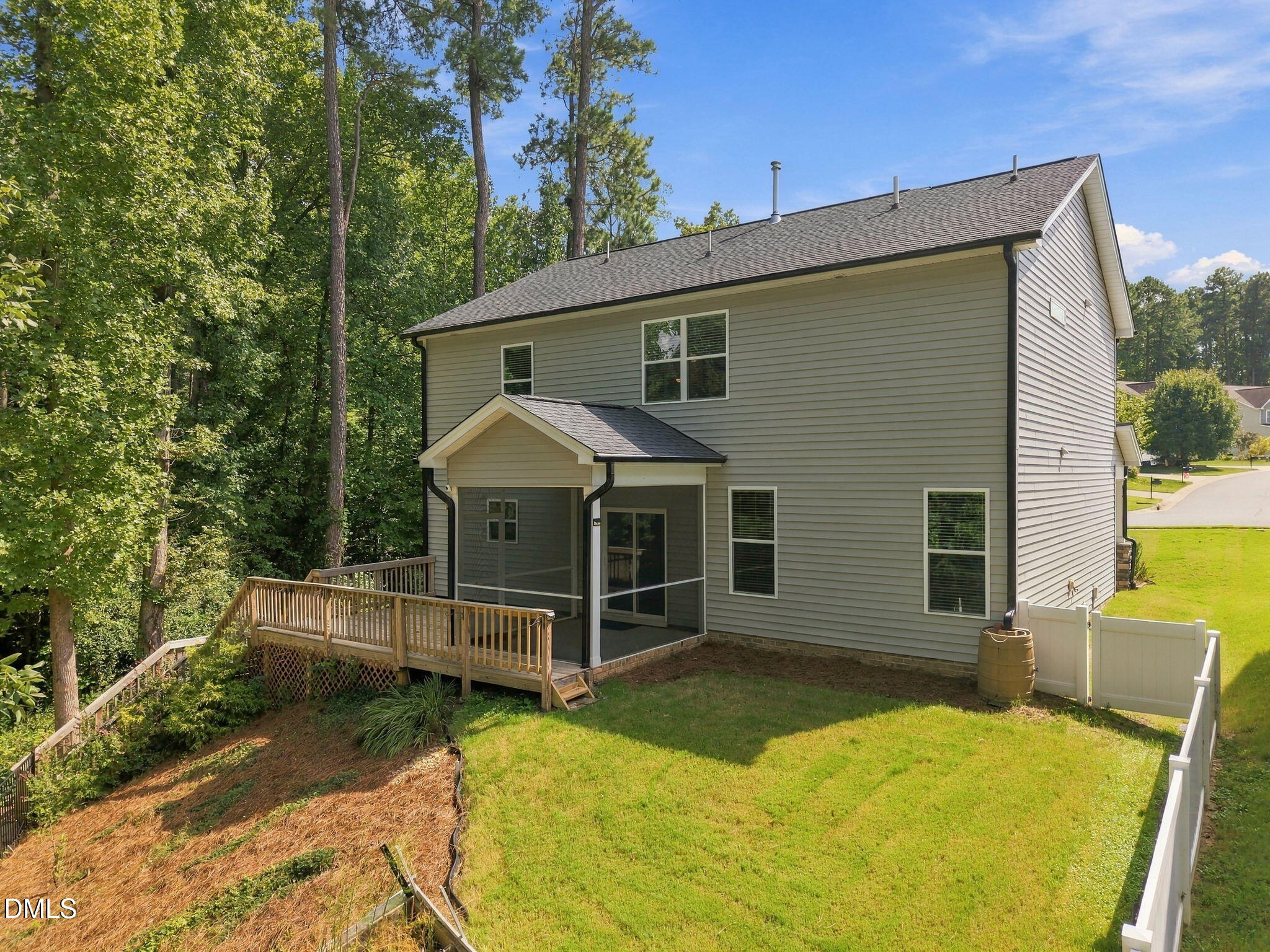 main property photo 50