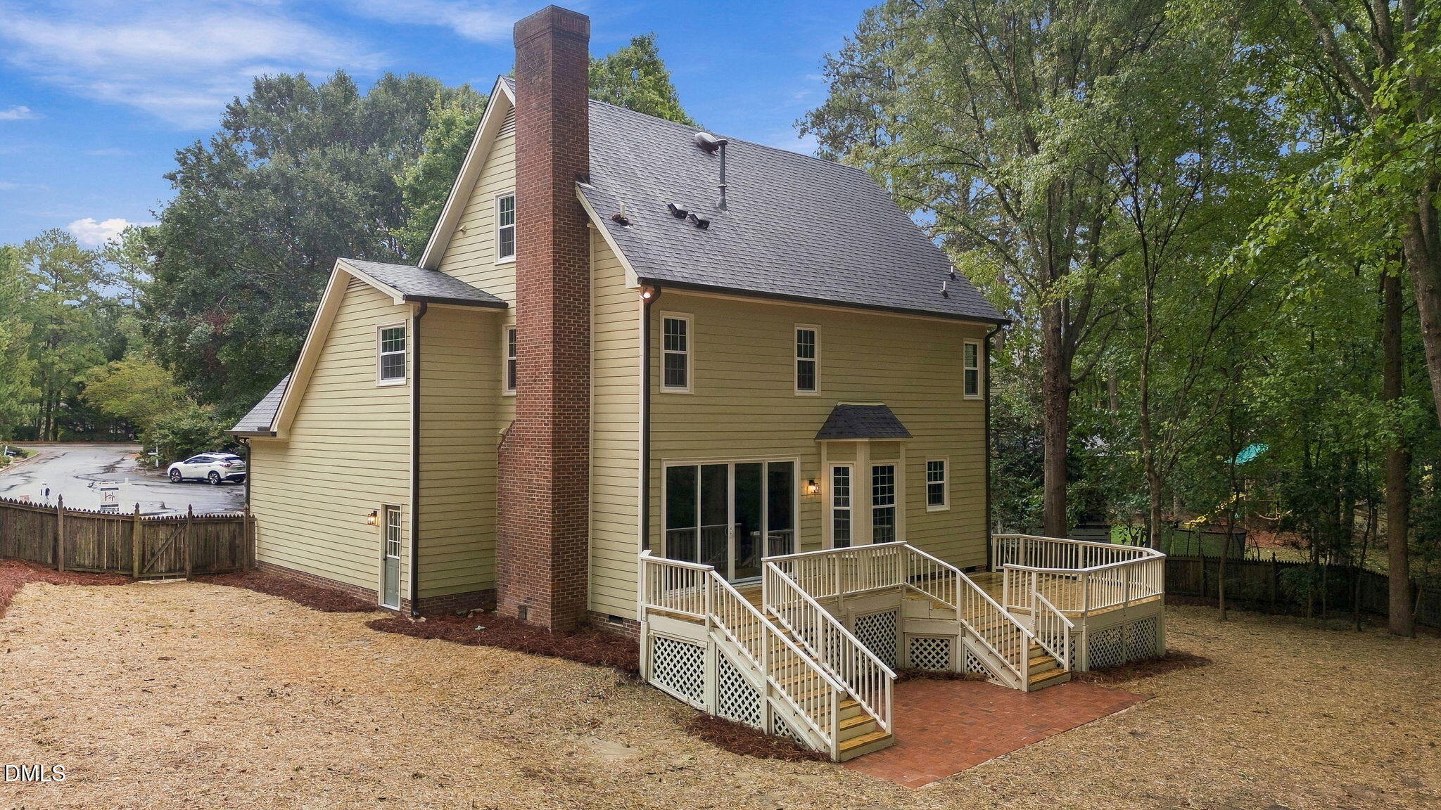 main property photo 27