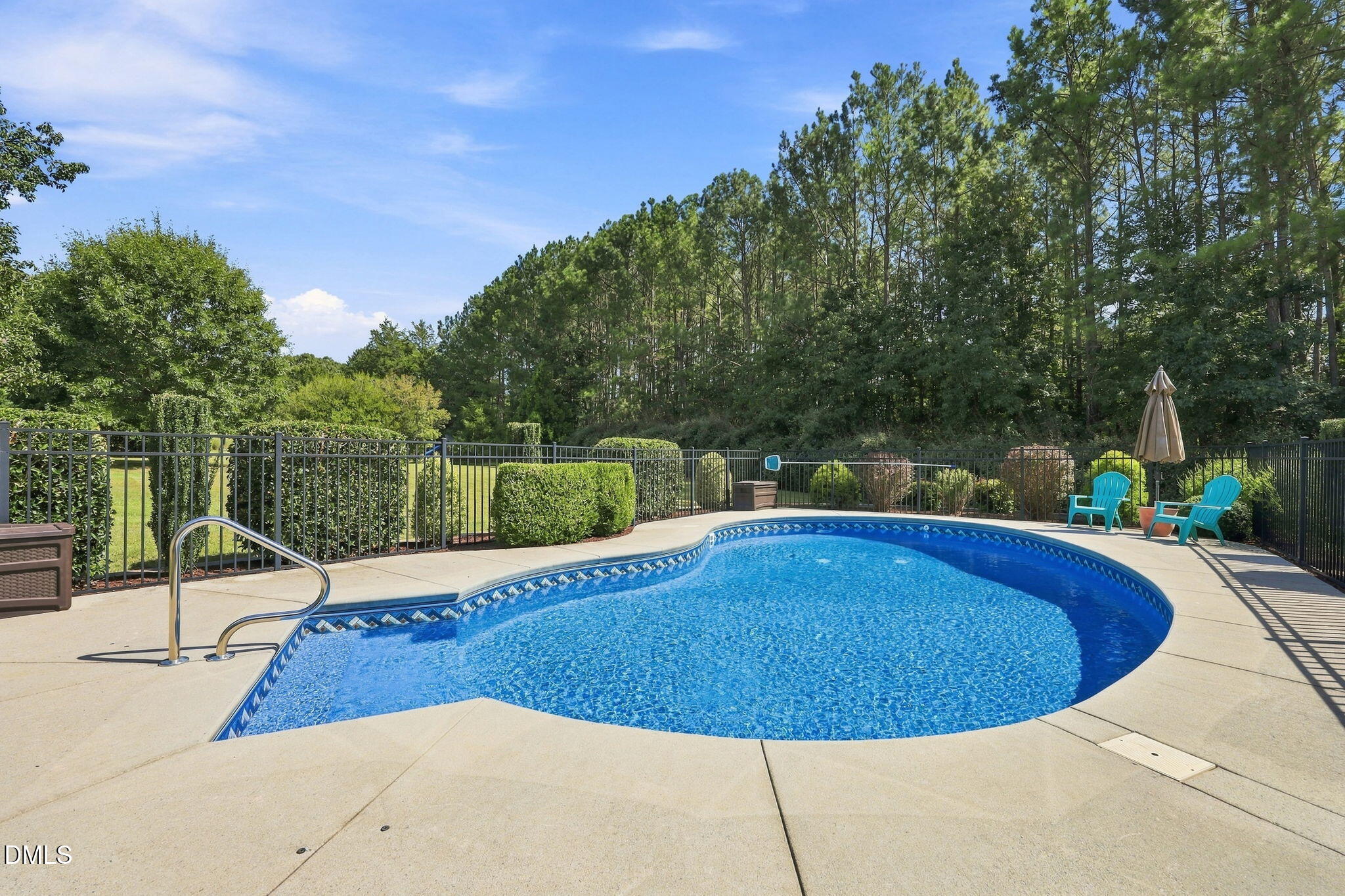 main property photo 33