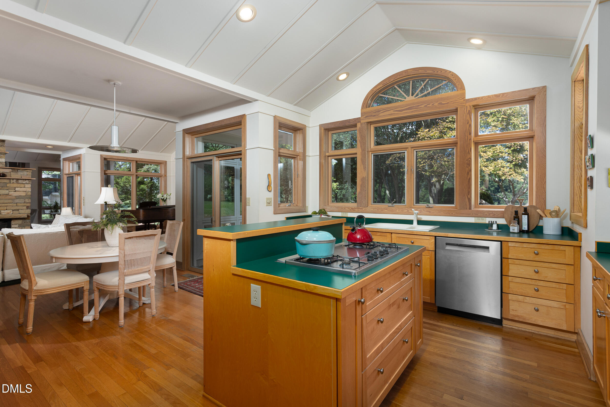 main property photo 44