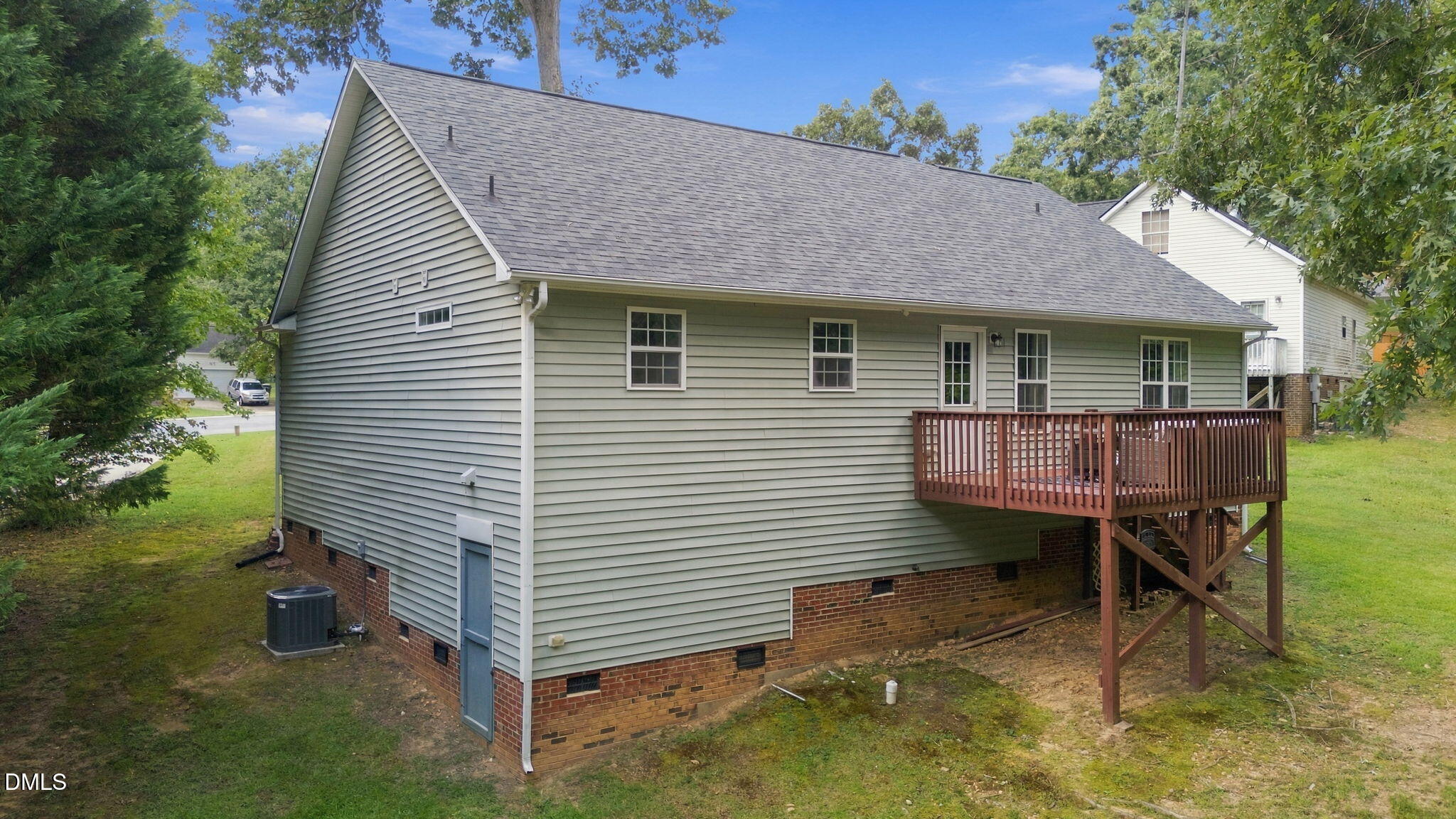 main property photo 28