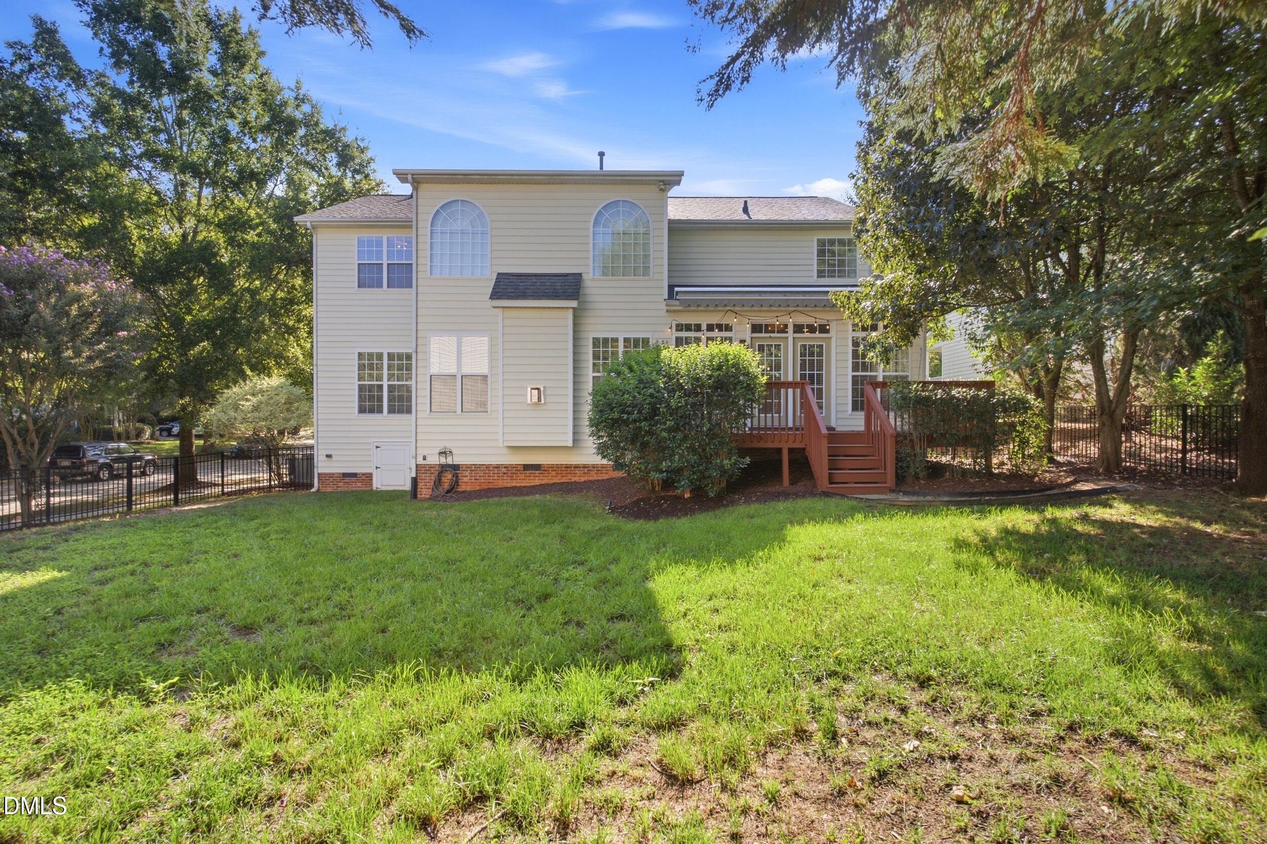 main property photo 28