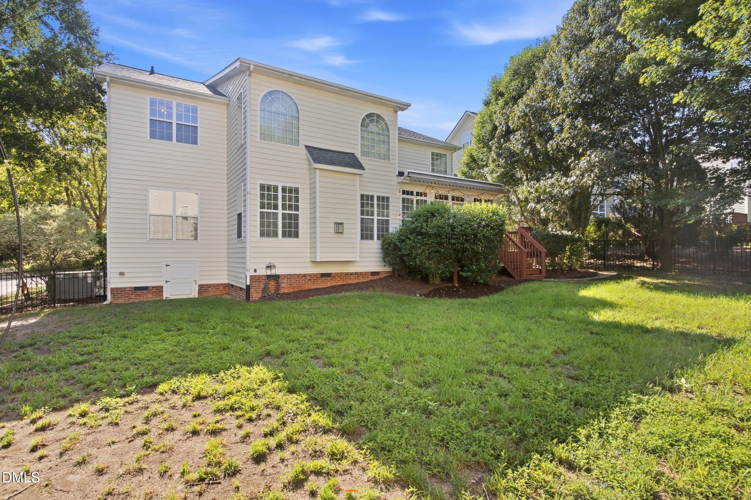 main property photo 29