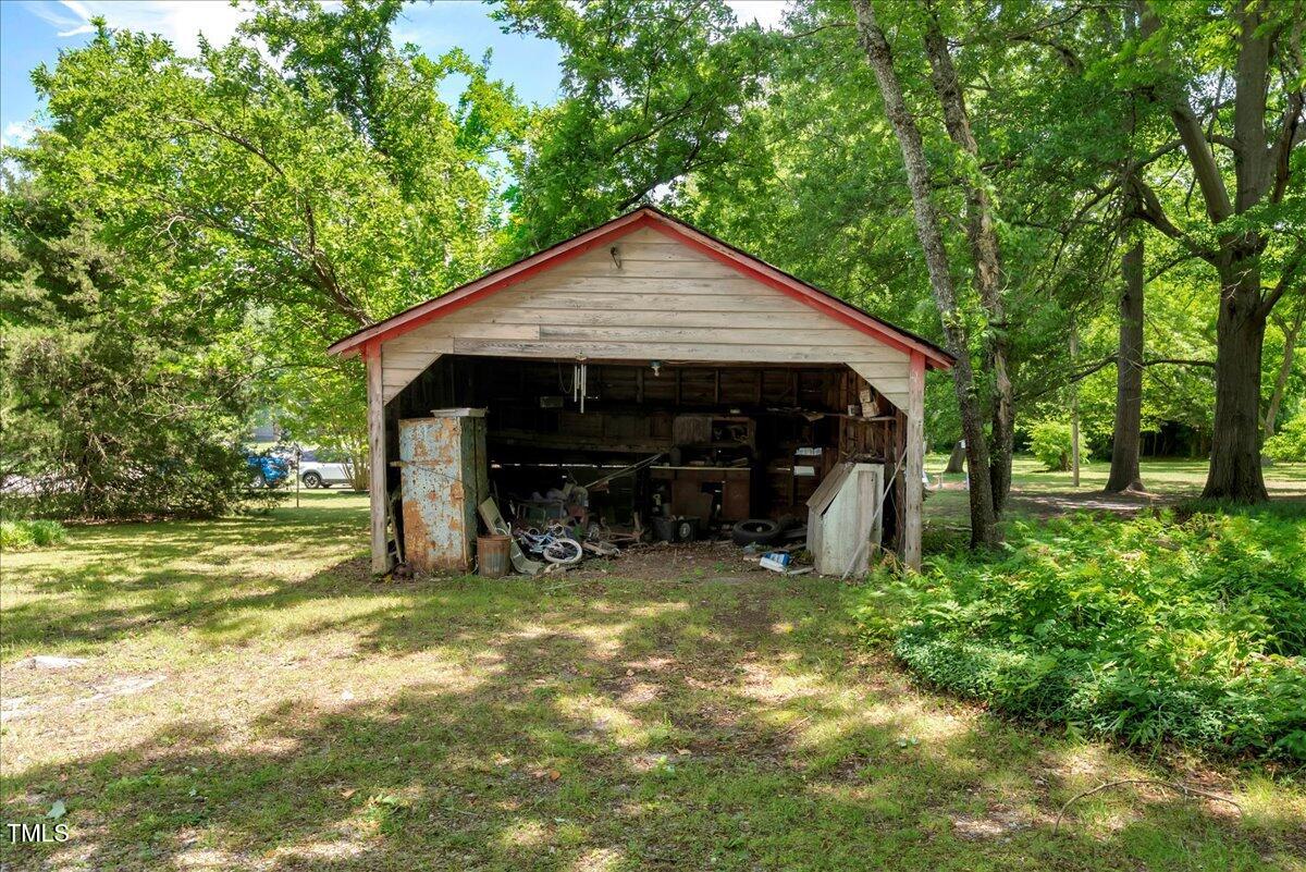 main property photo 18