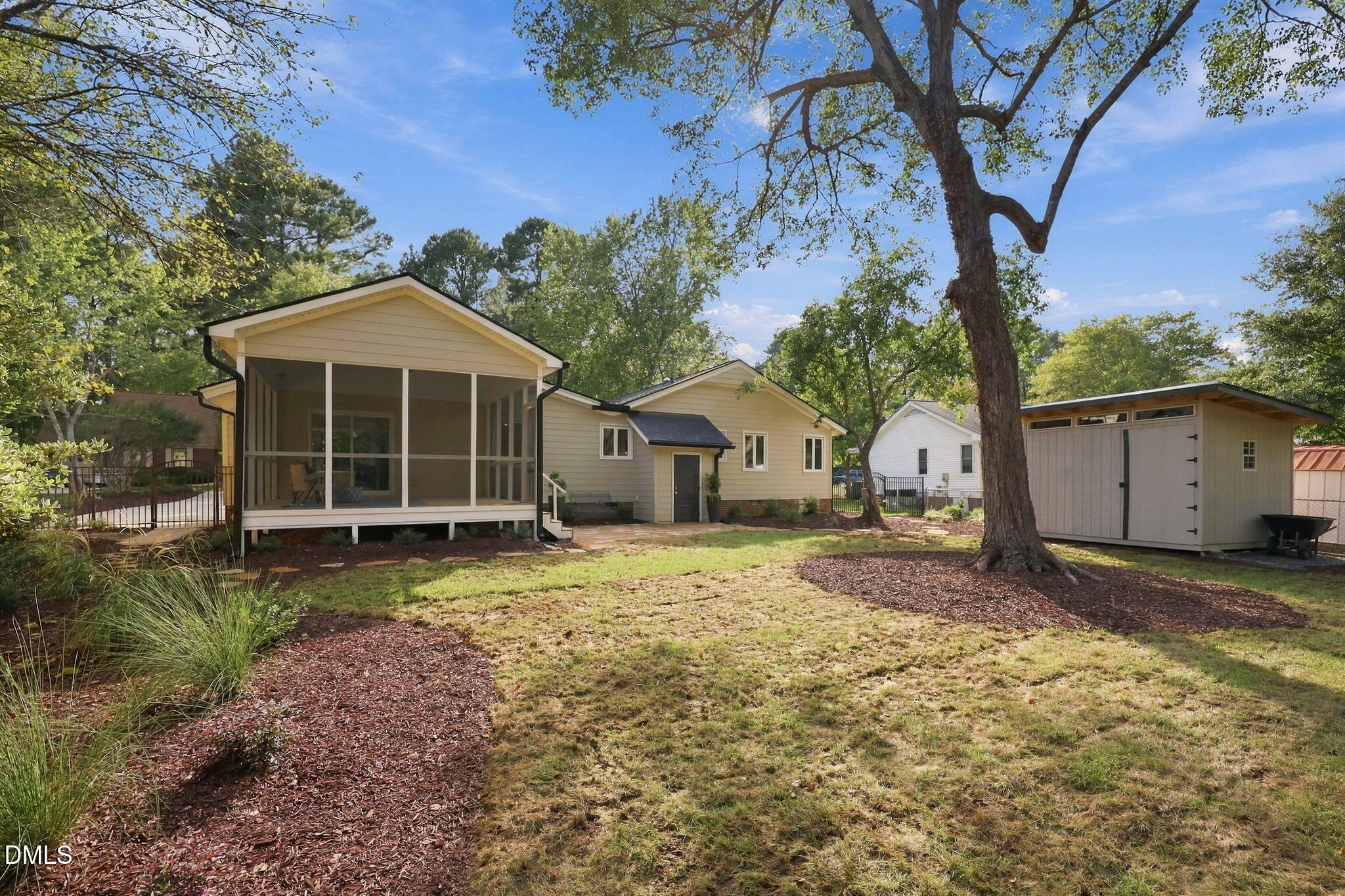 main property photo 35