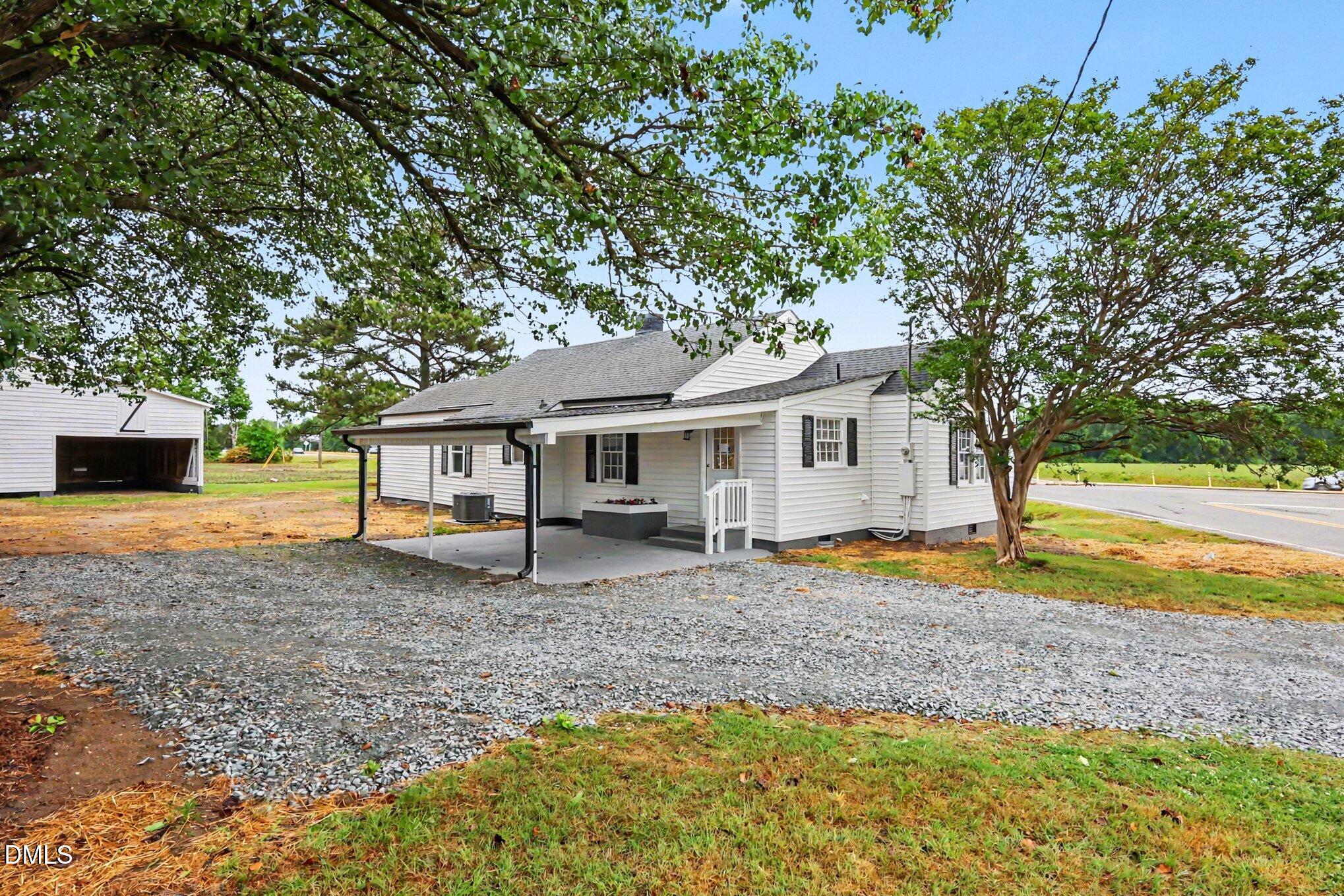 main property photo 19