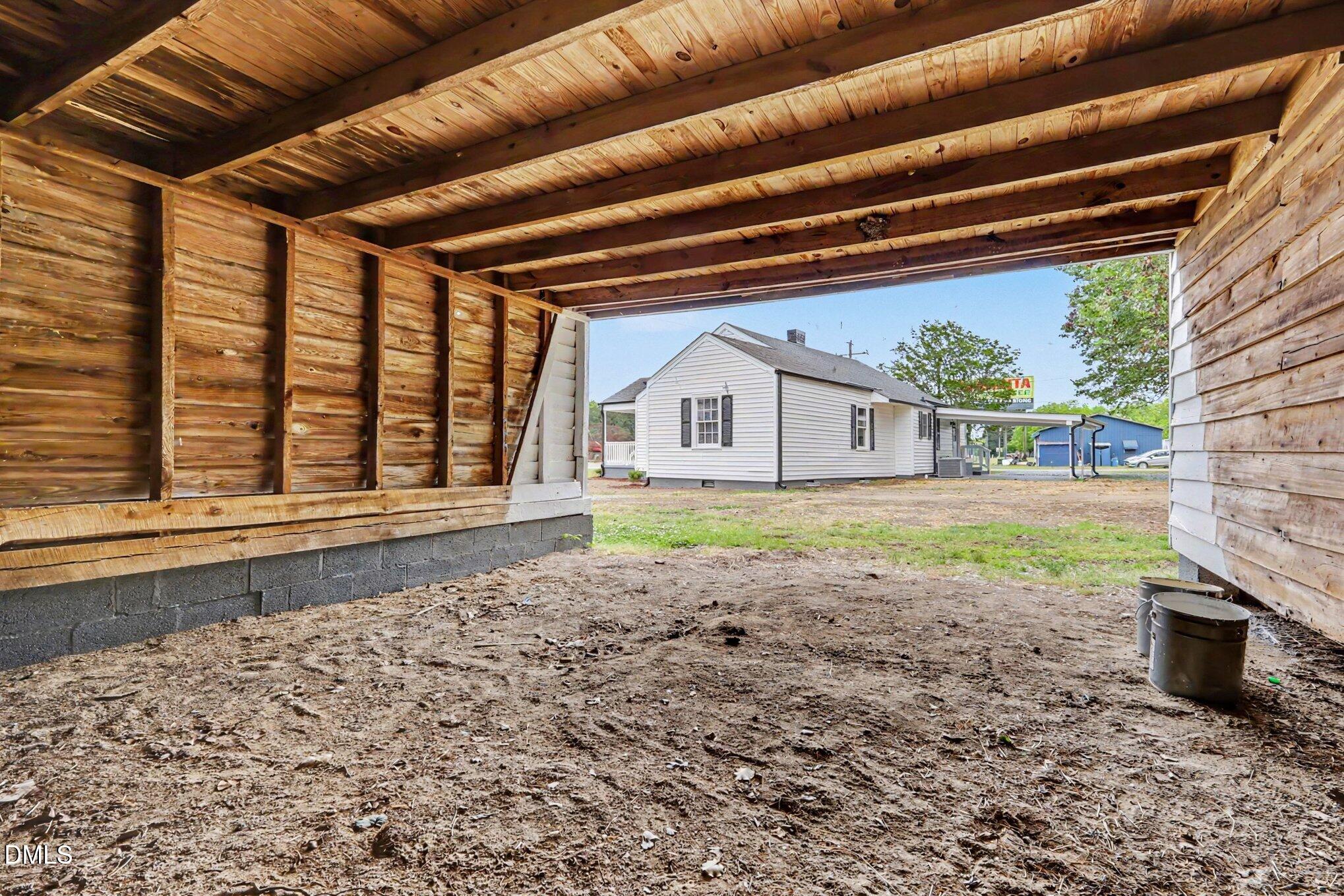main property photo 23