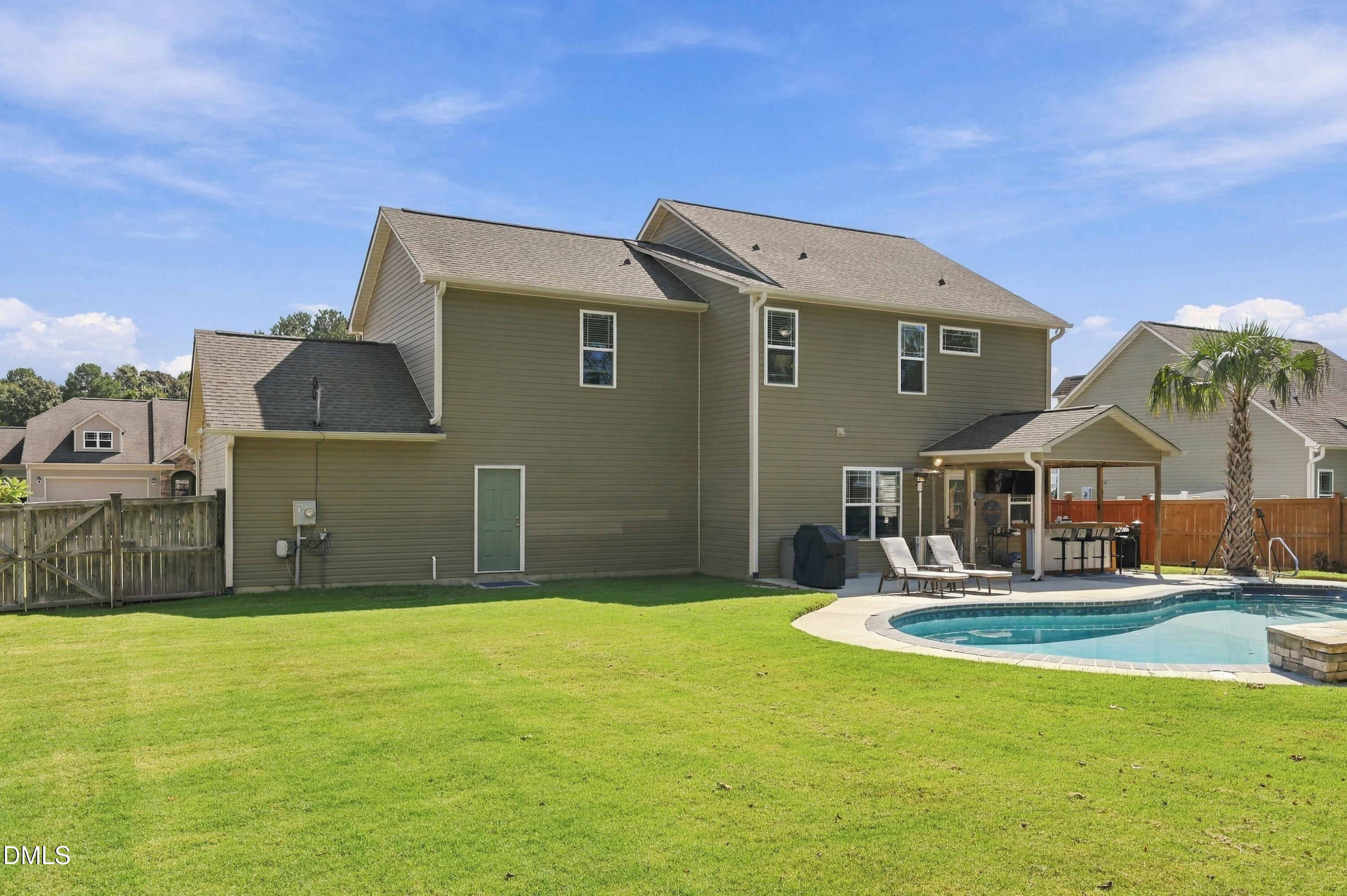 main property photo 31