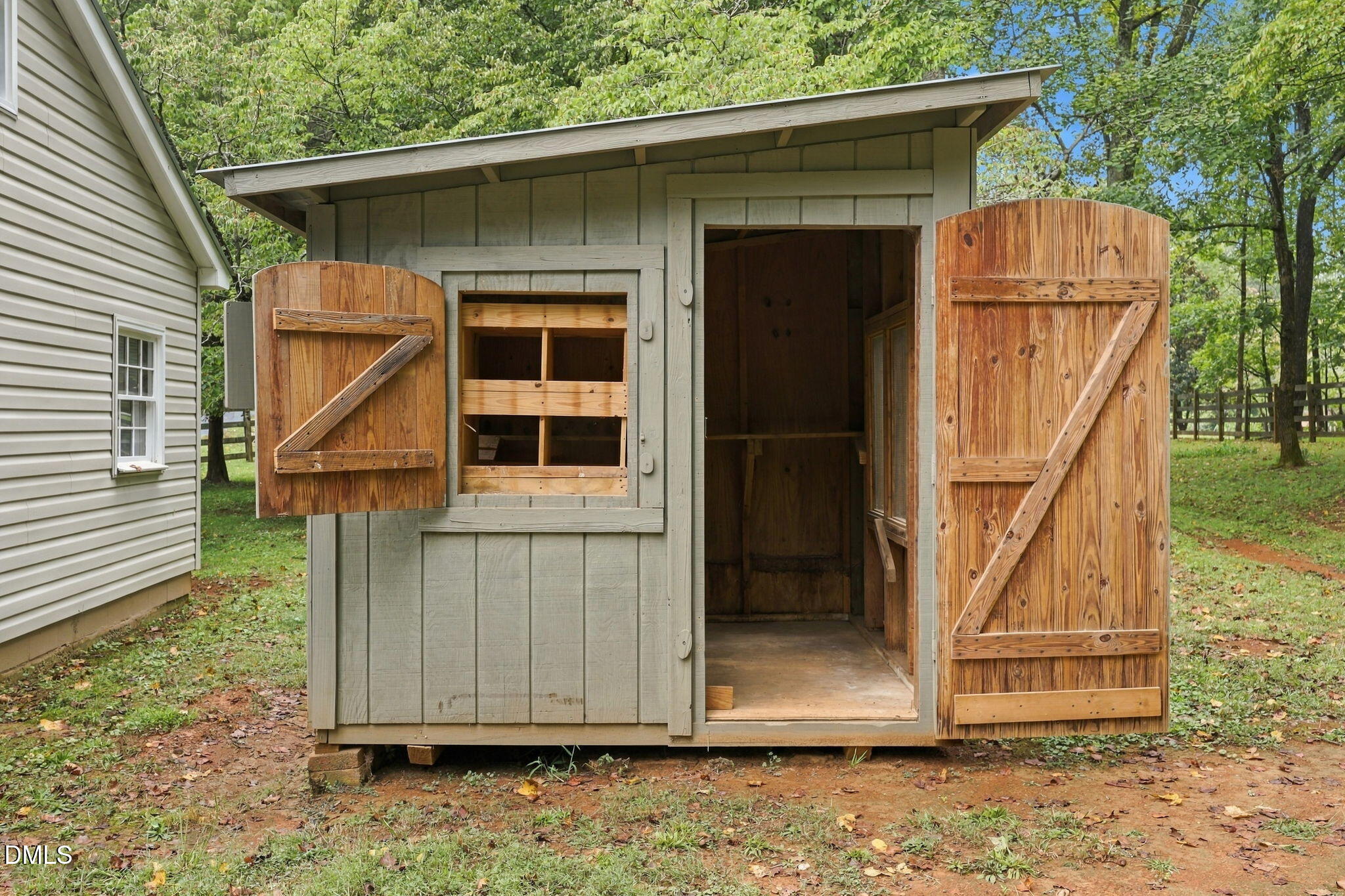 main property photo 43