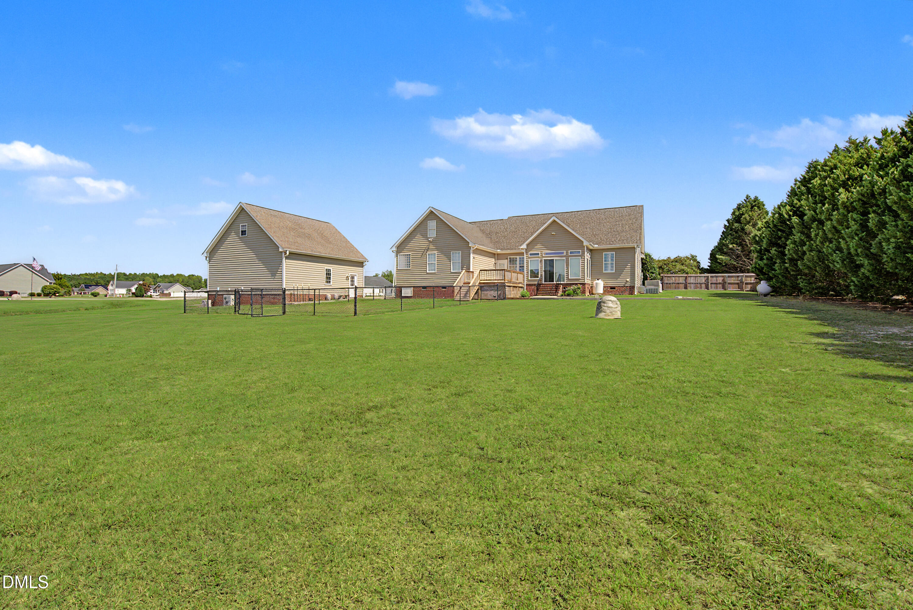 main property photo 40