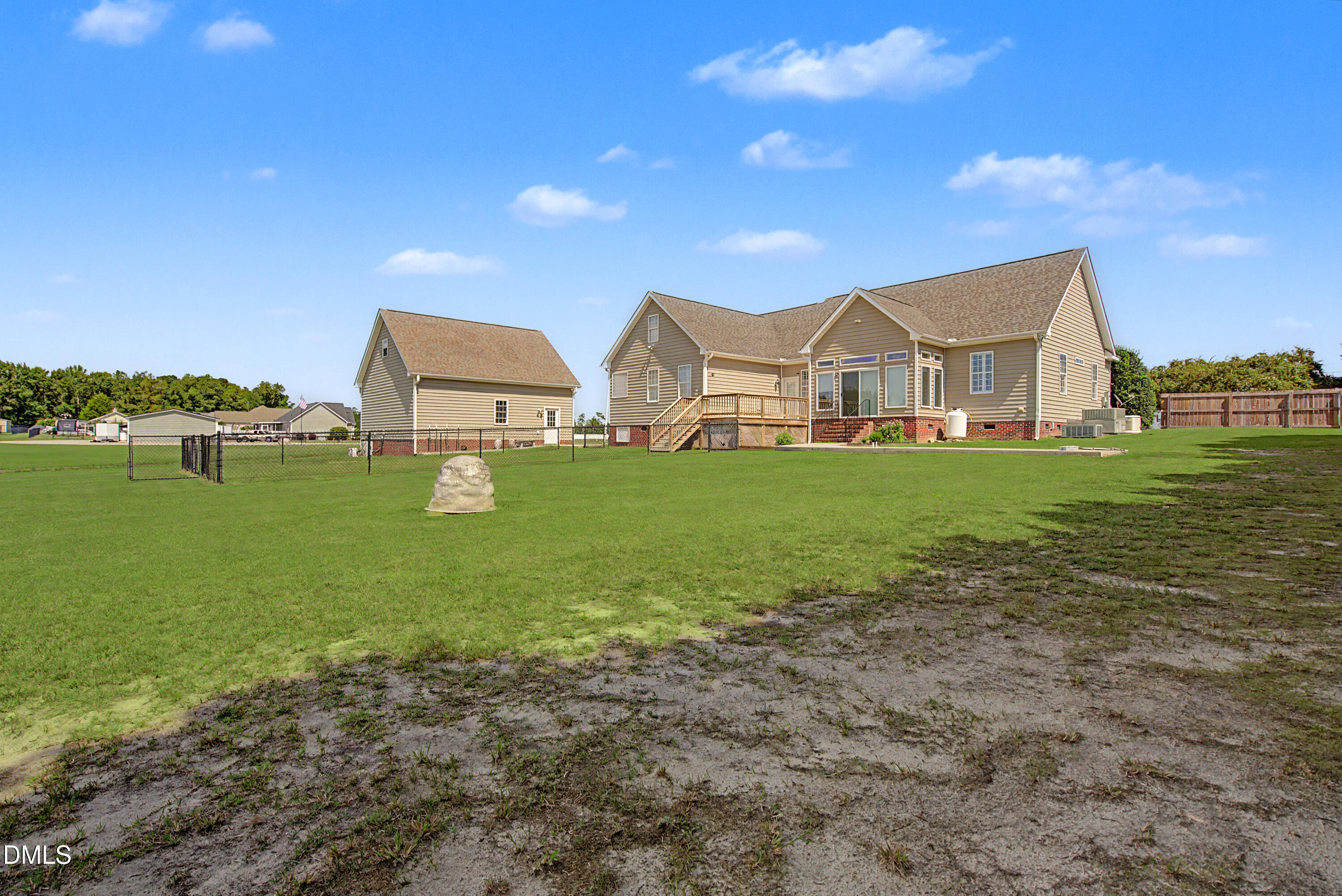 main property photo 41
