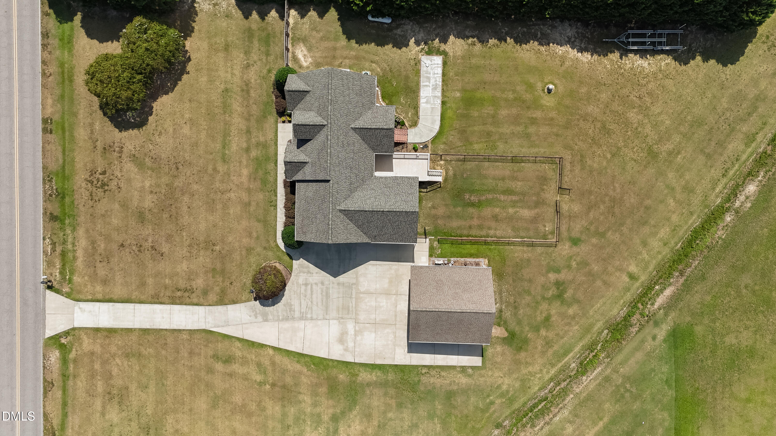 main property photo 43