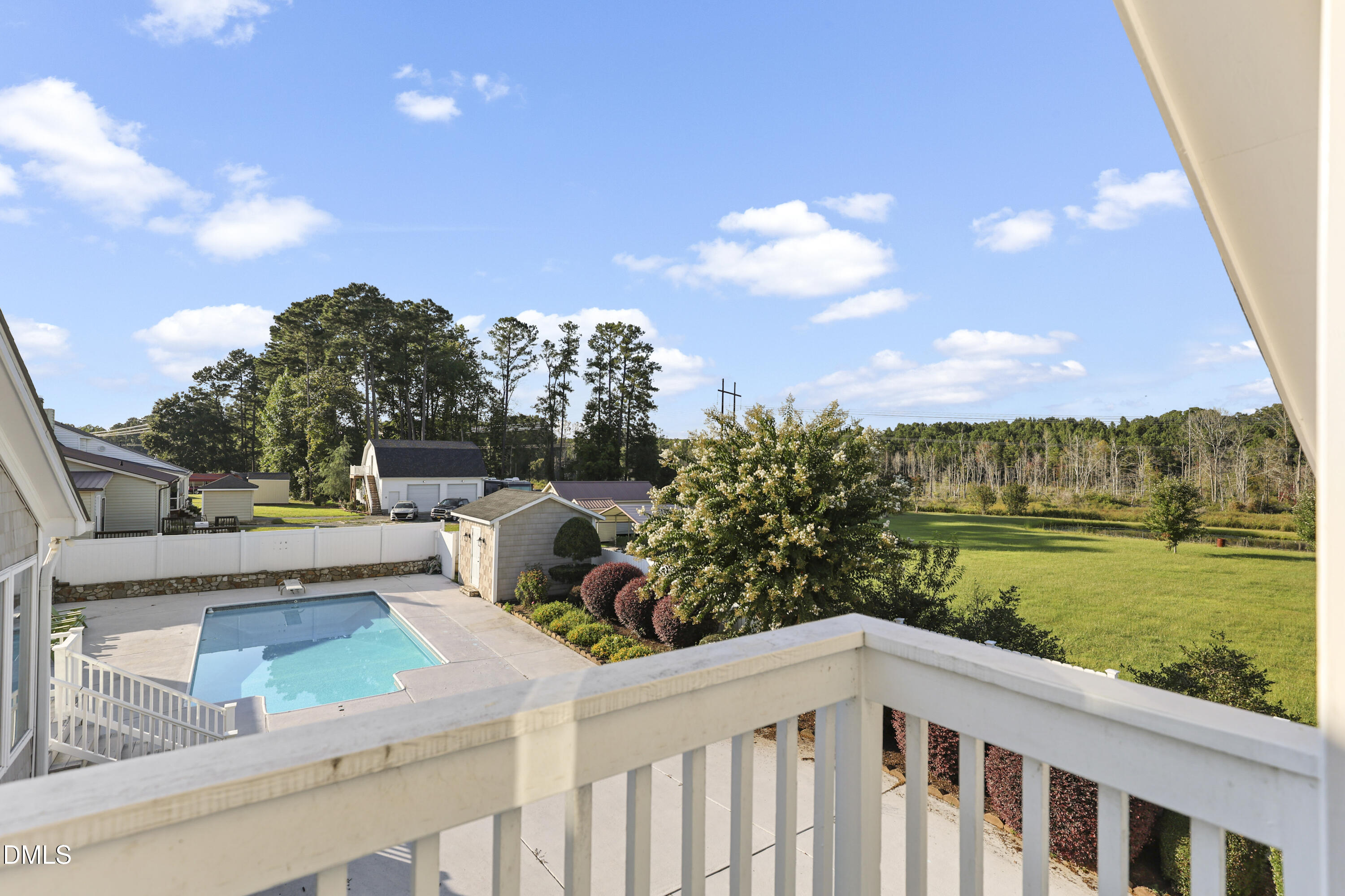 main property photo 40