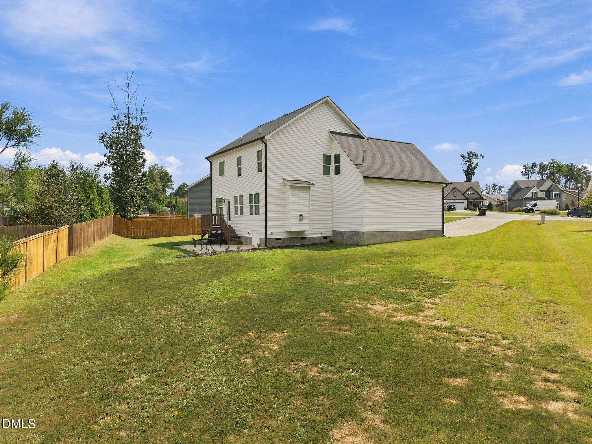 main property photo 27