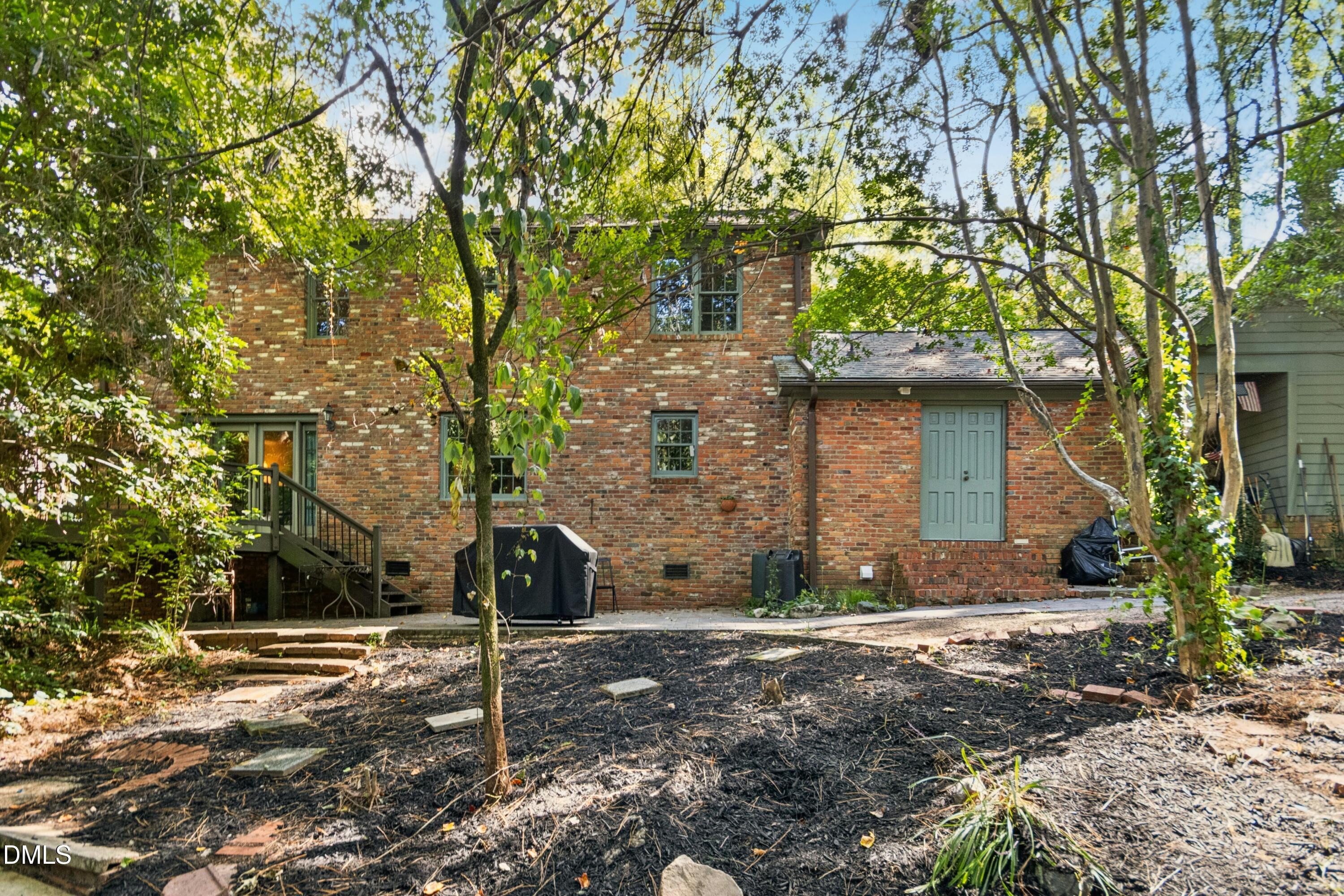 main property photo 31