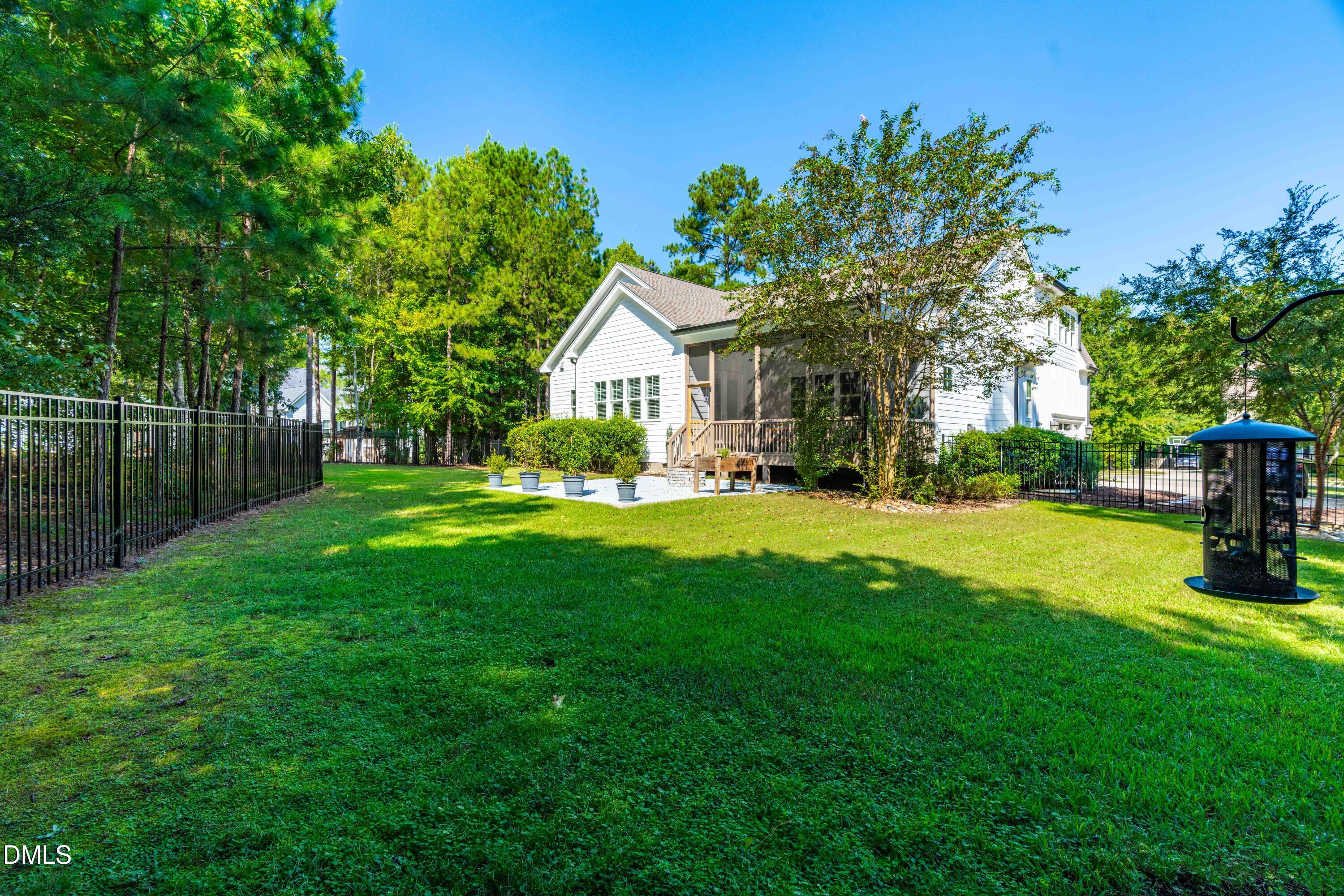 main property photo 40