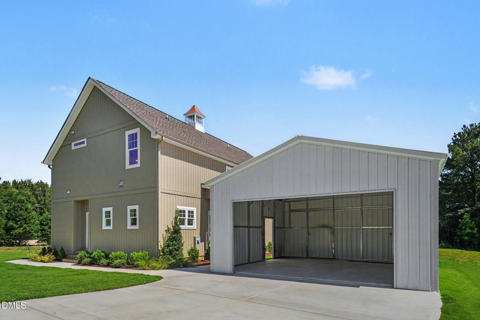 main property photo 32