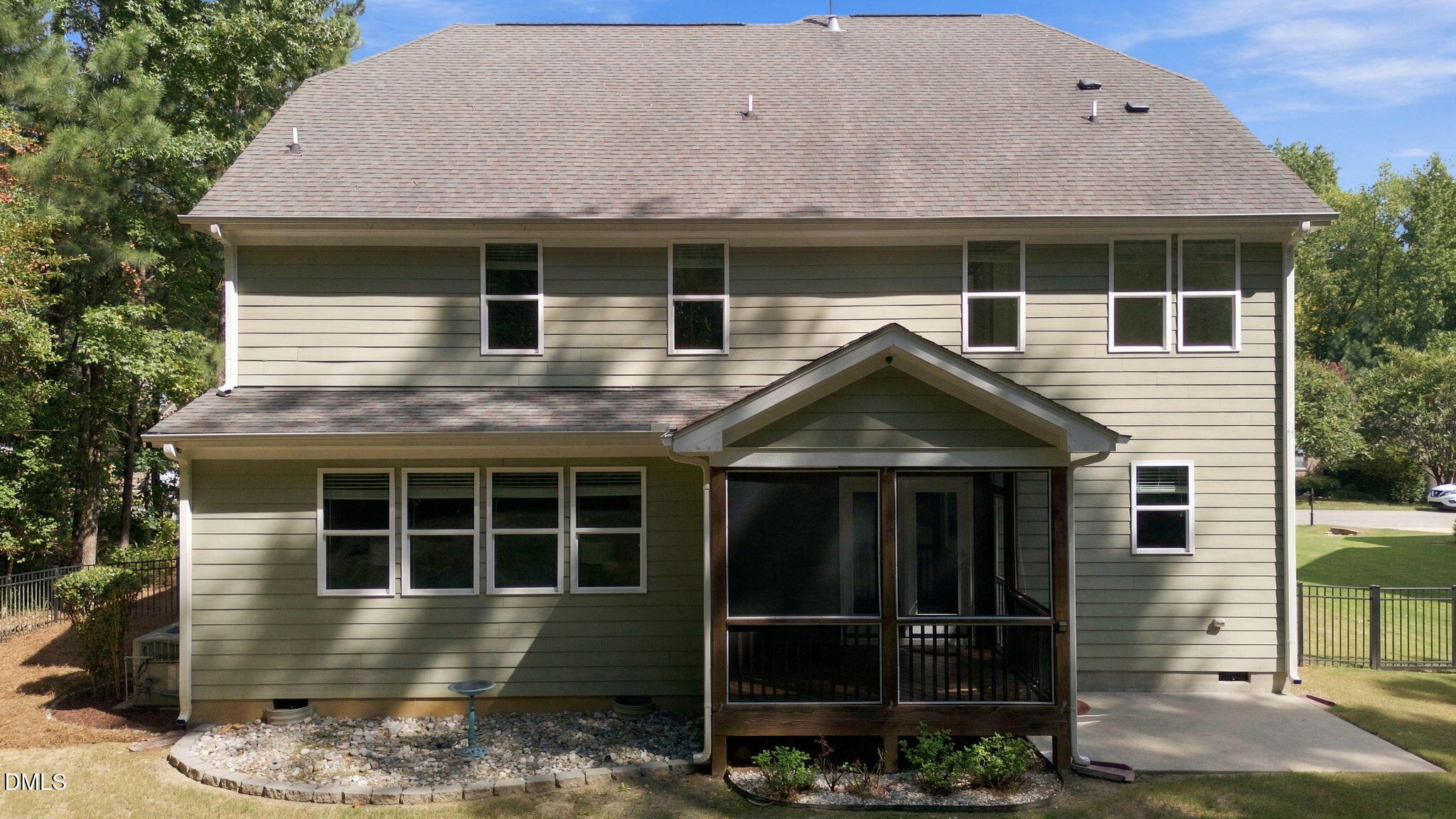 main property photo 40