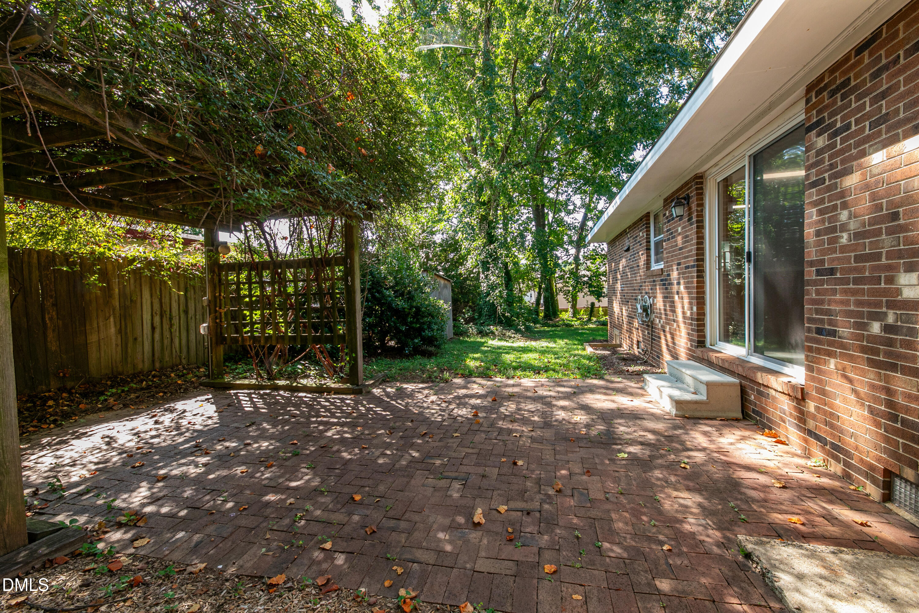 main property photo 18