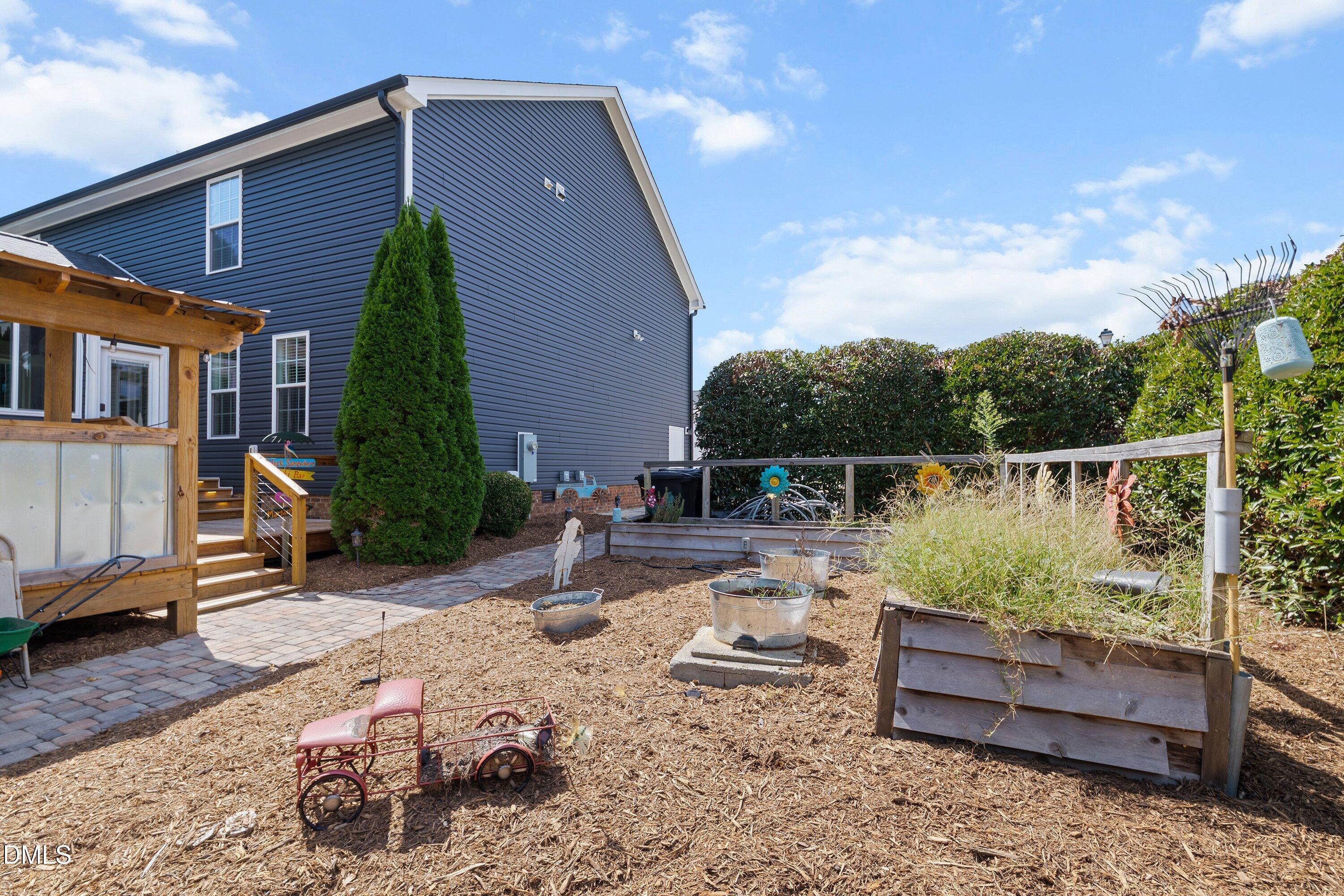 main property photo 51