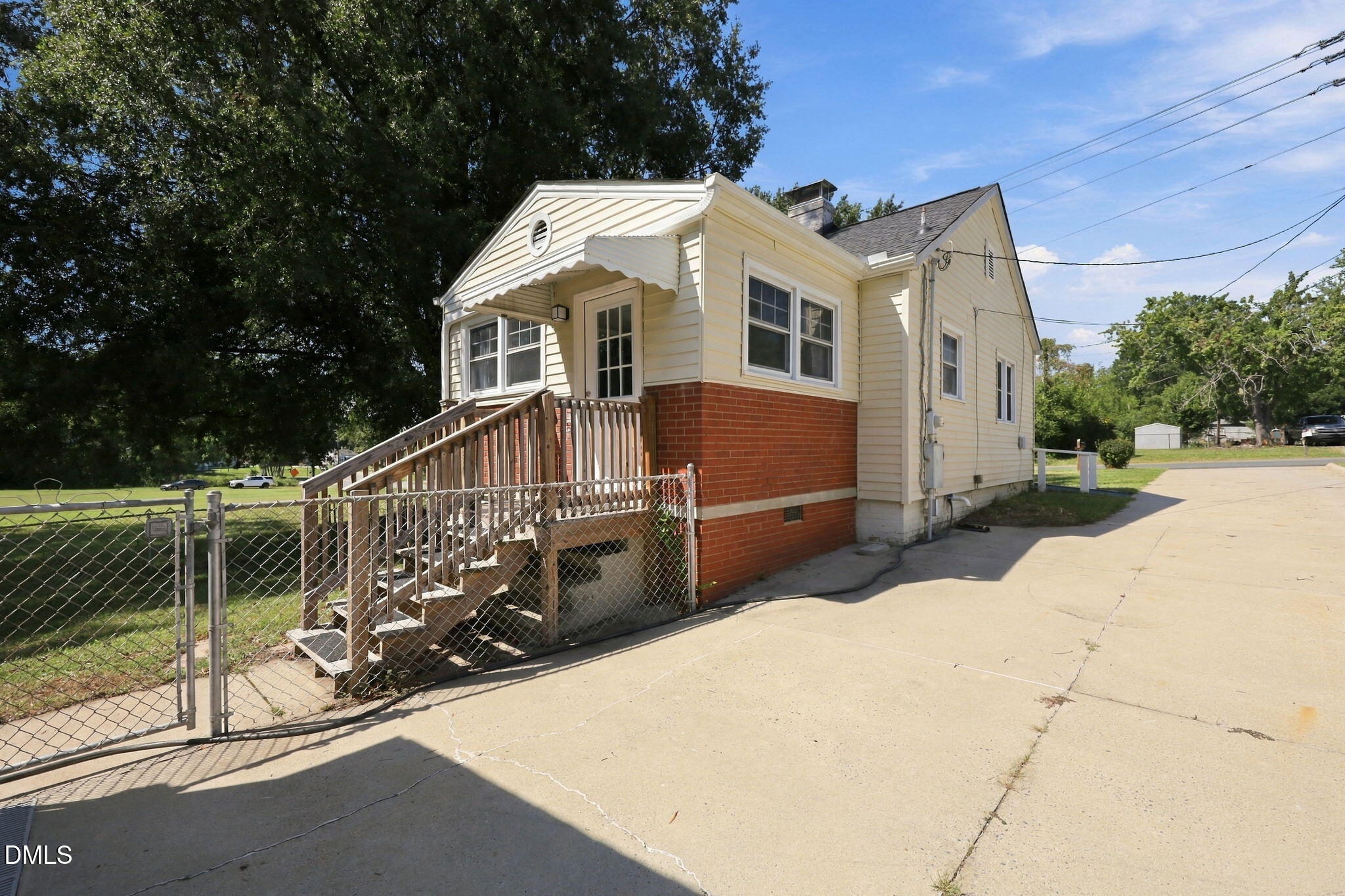 main property photo 22