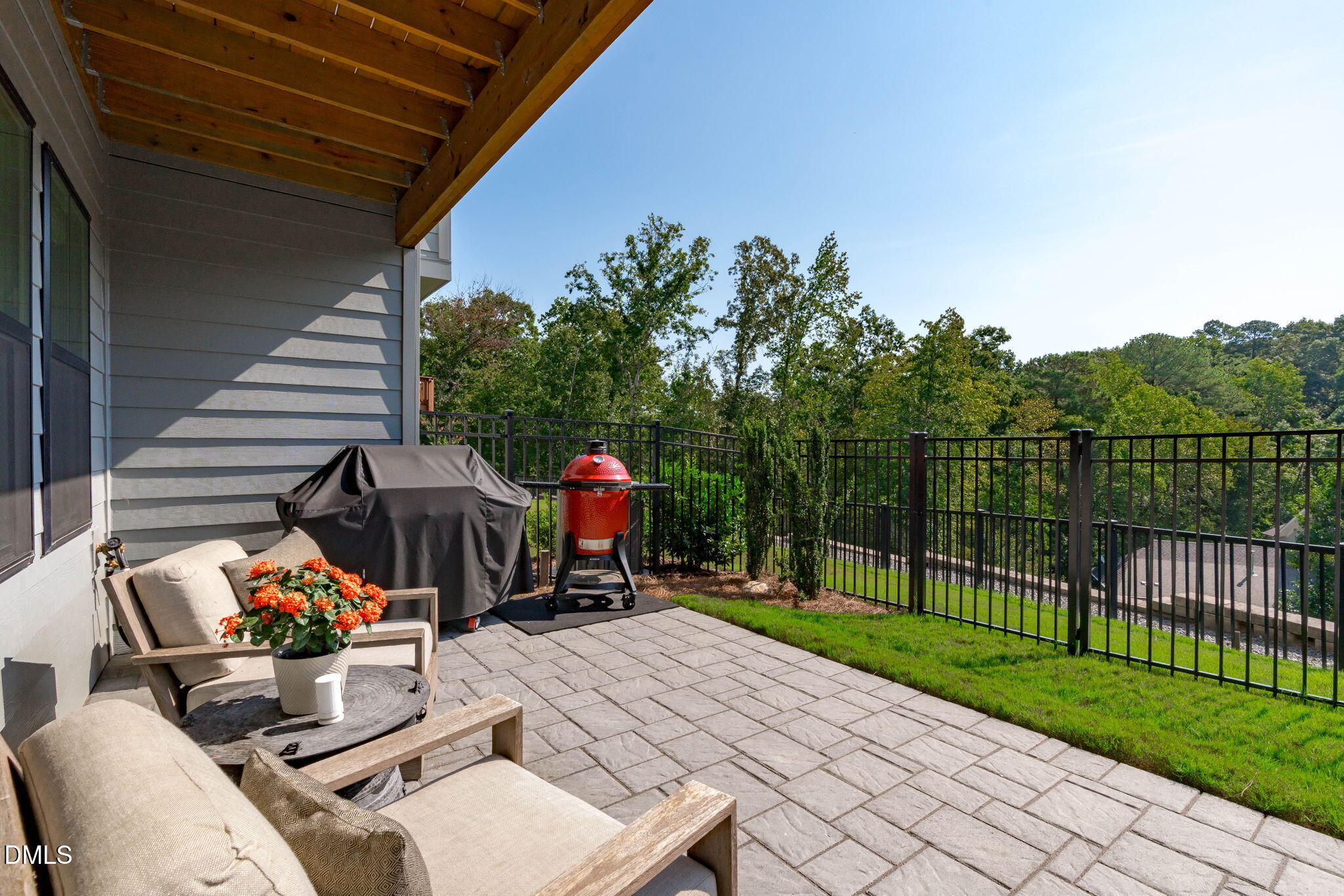 main property photo 75