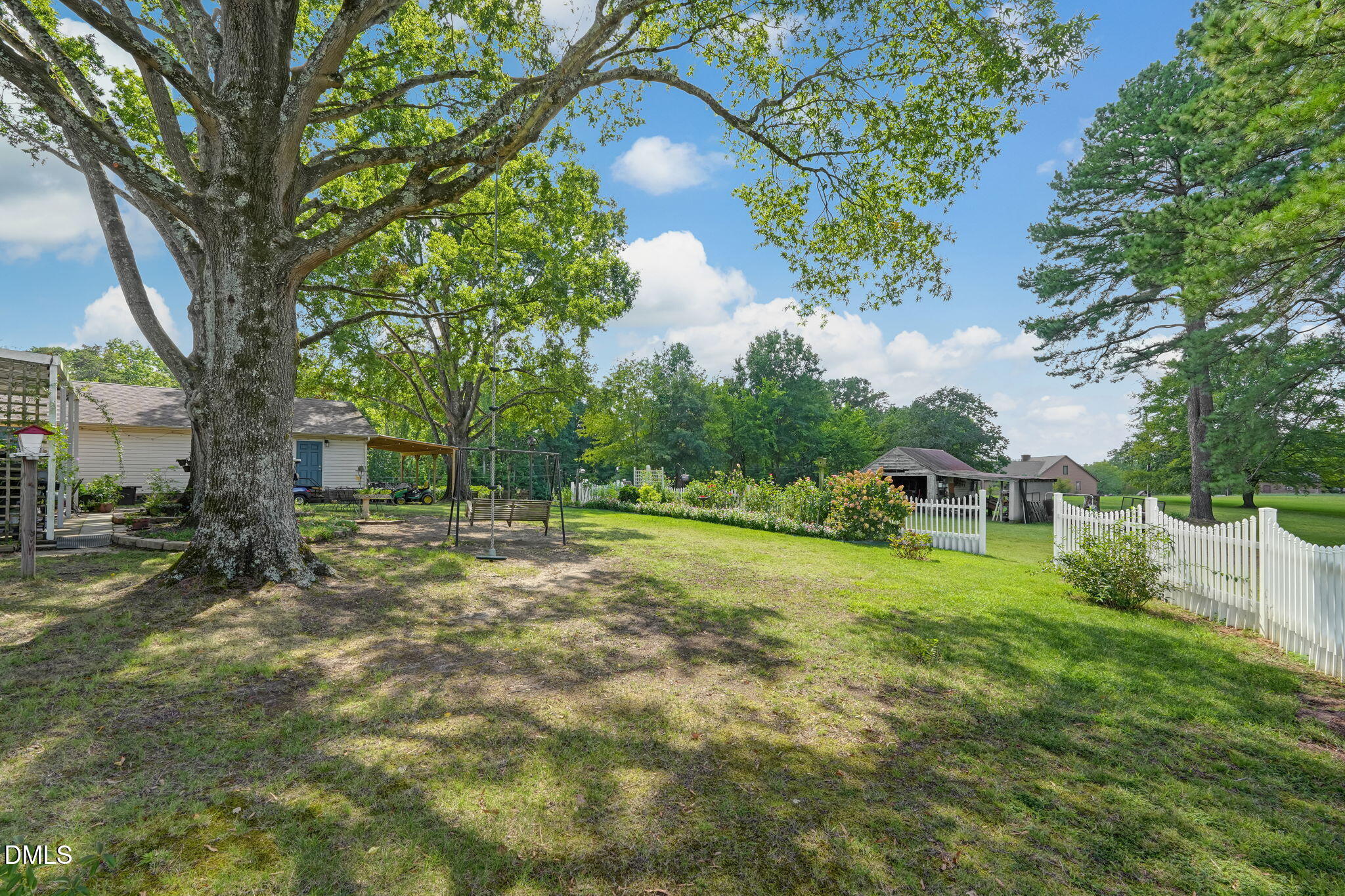 main property photo 31