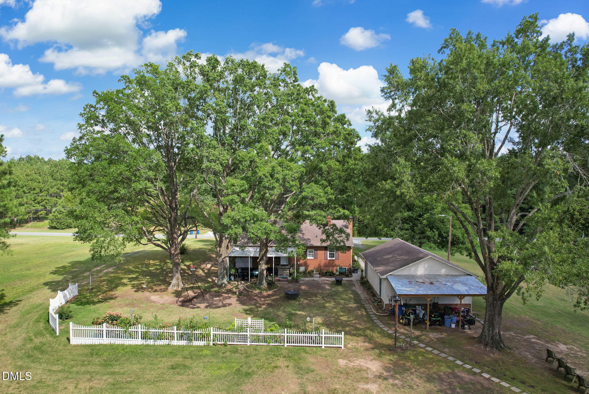 main property photo 33
