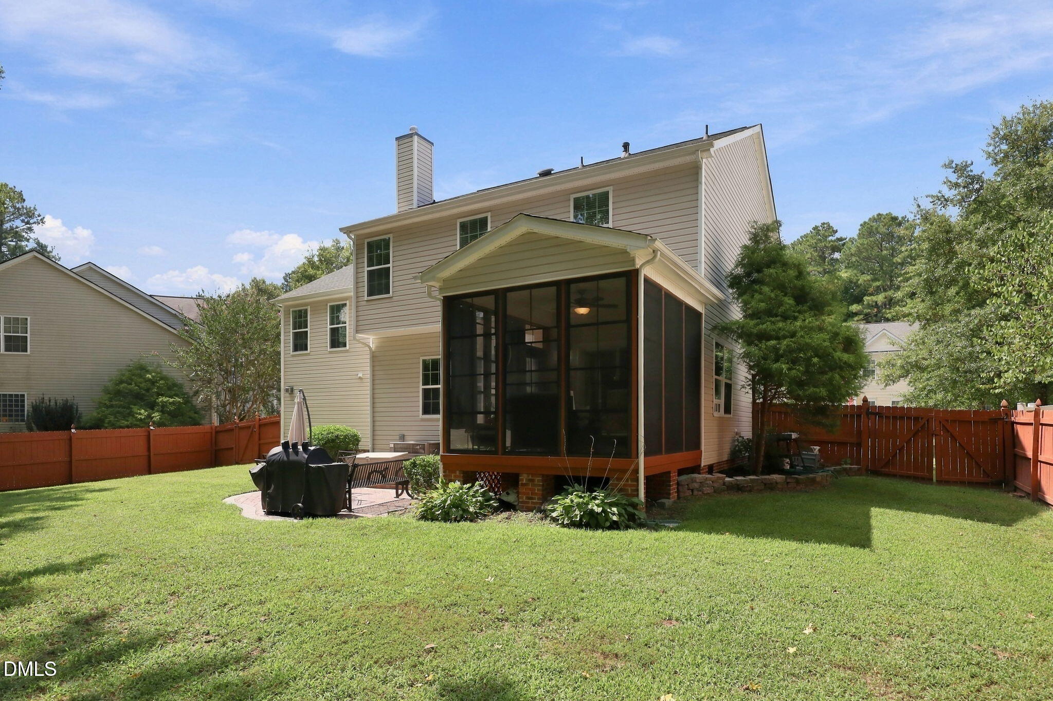 main property photo 25