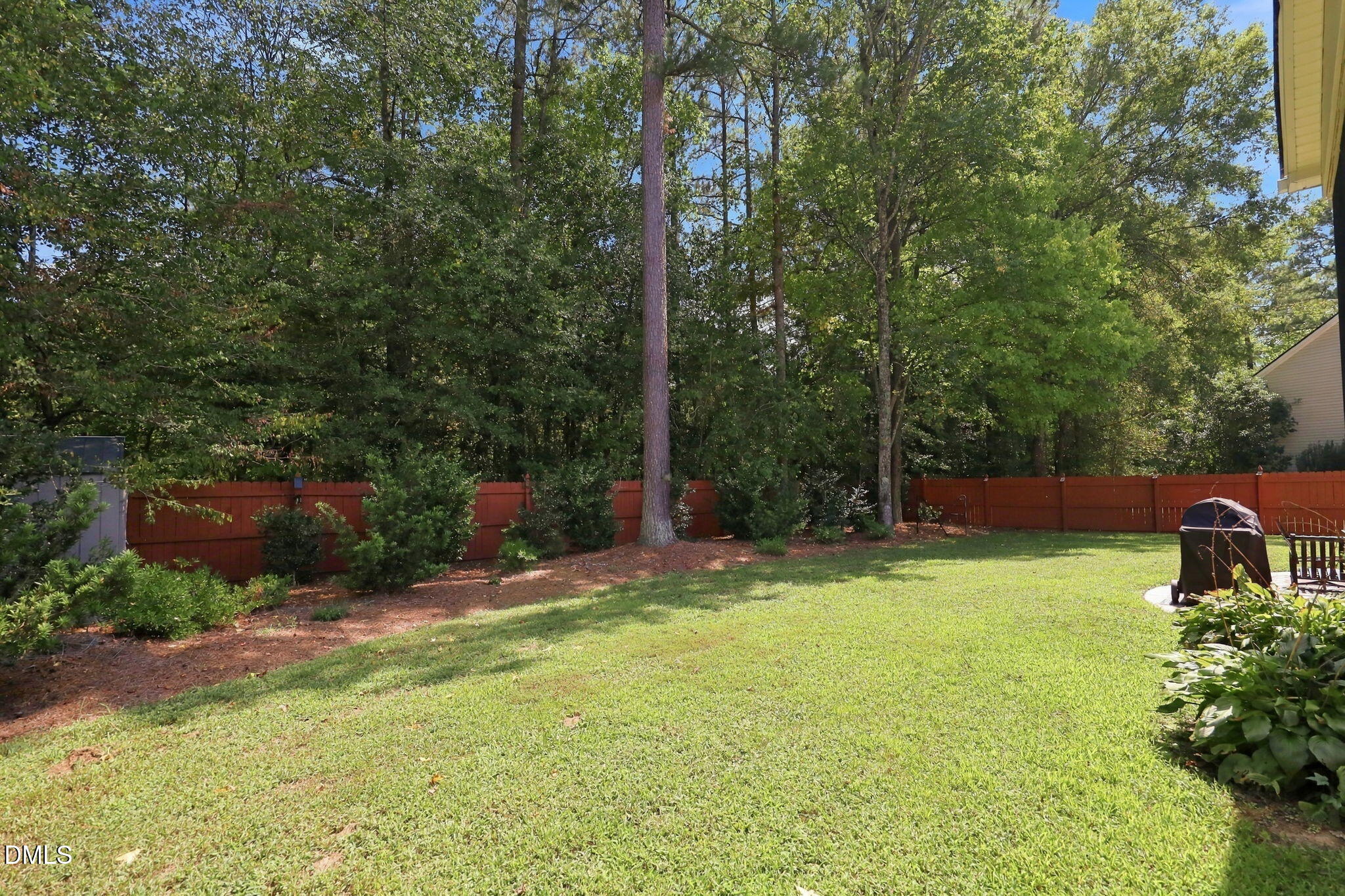 main property photo 28