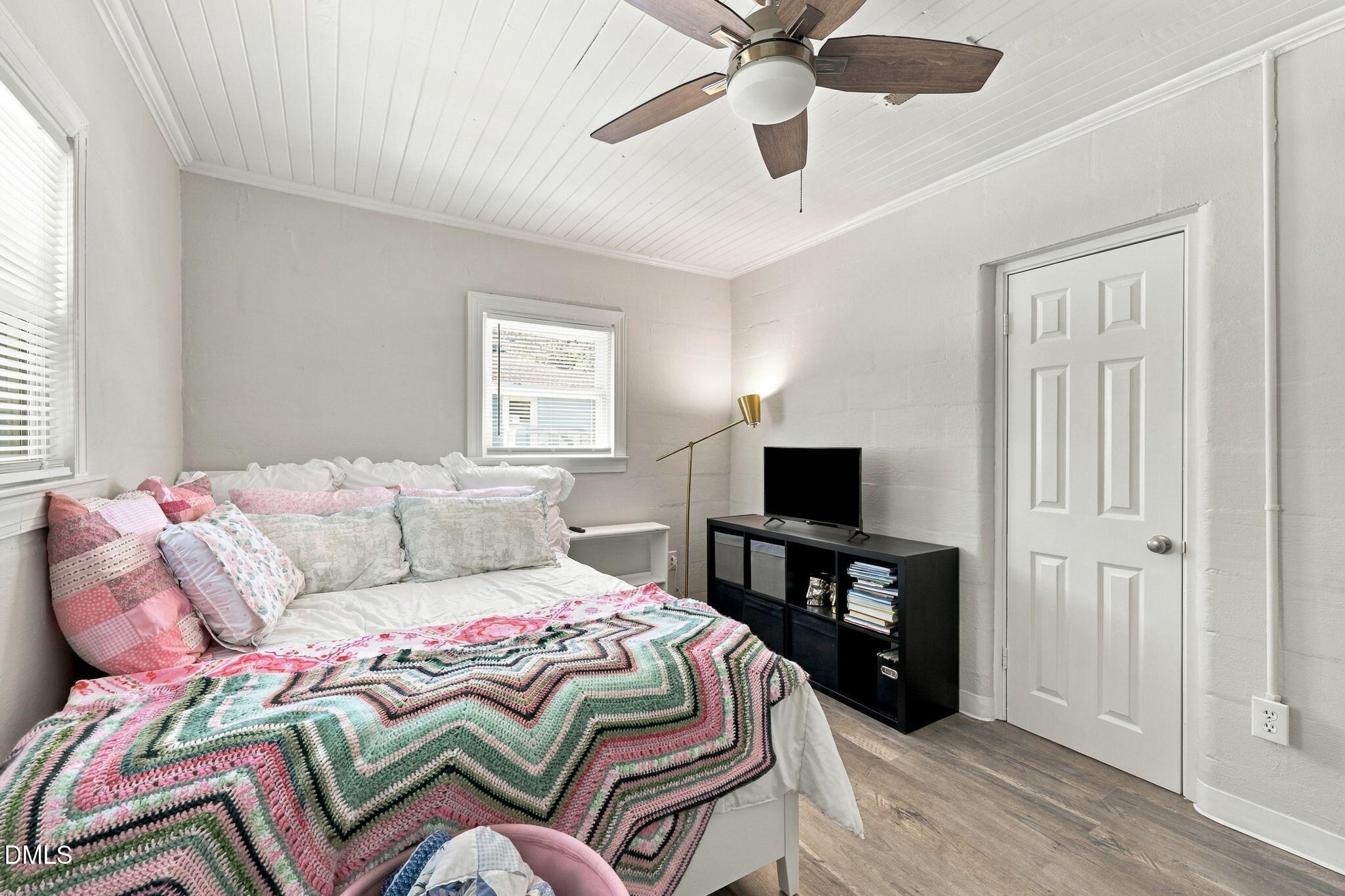 main property photo 18