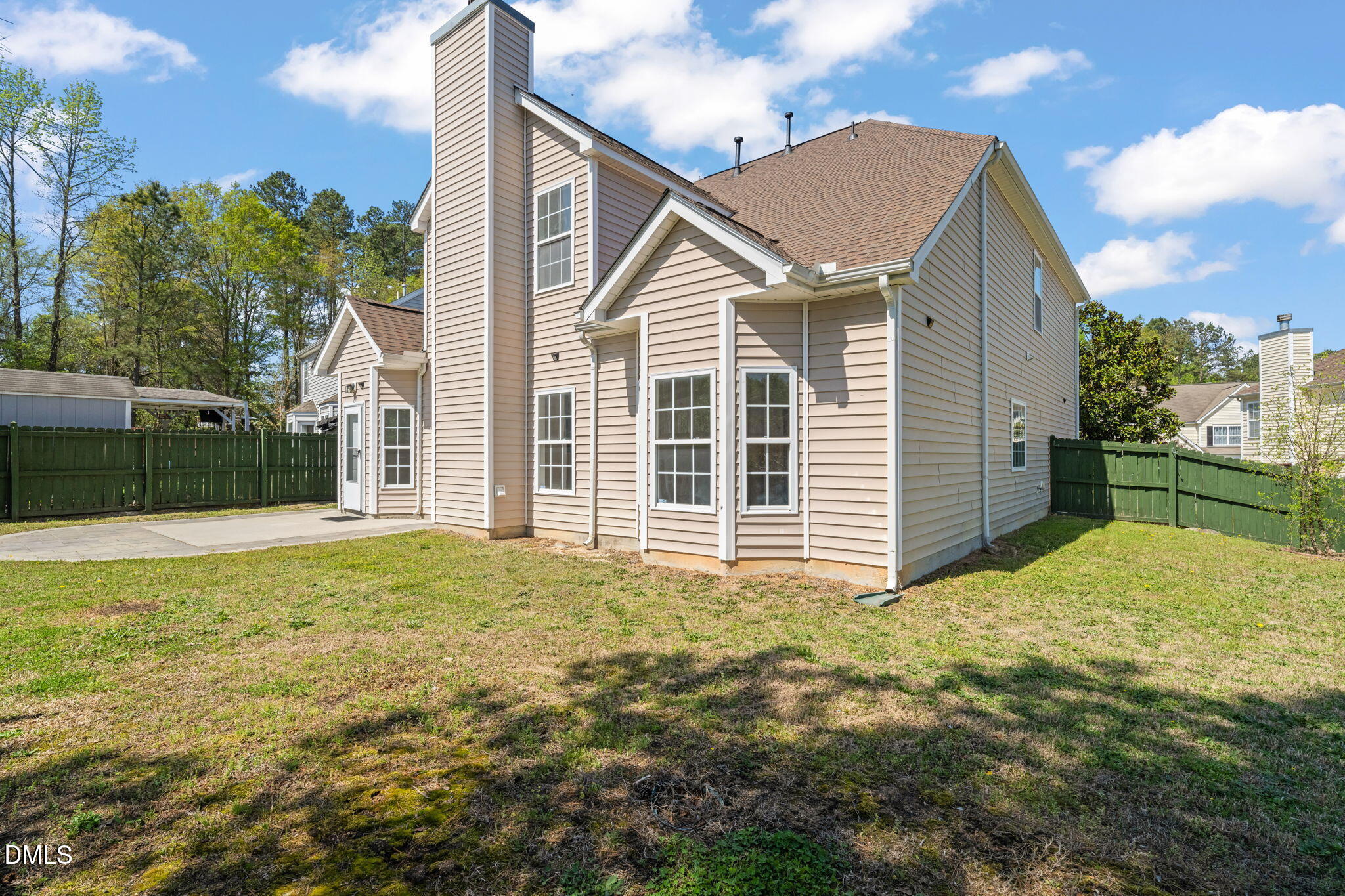 main property photo 40