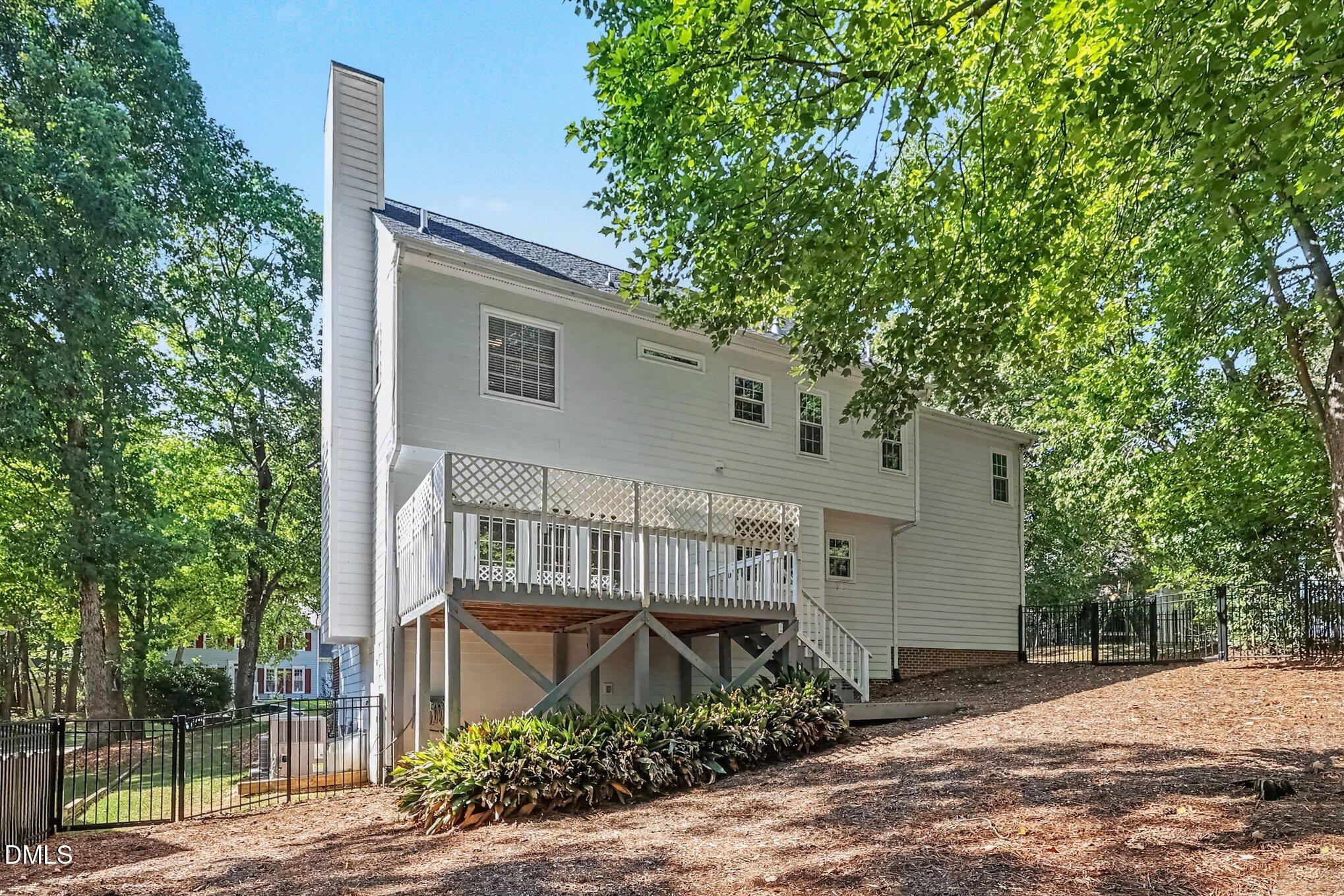main property photo 32